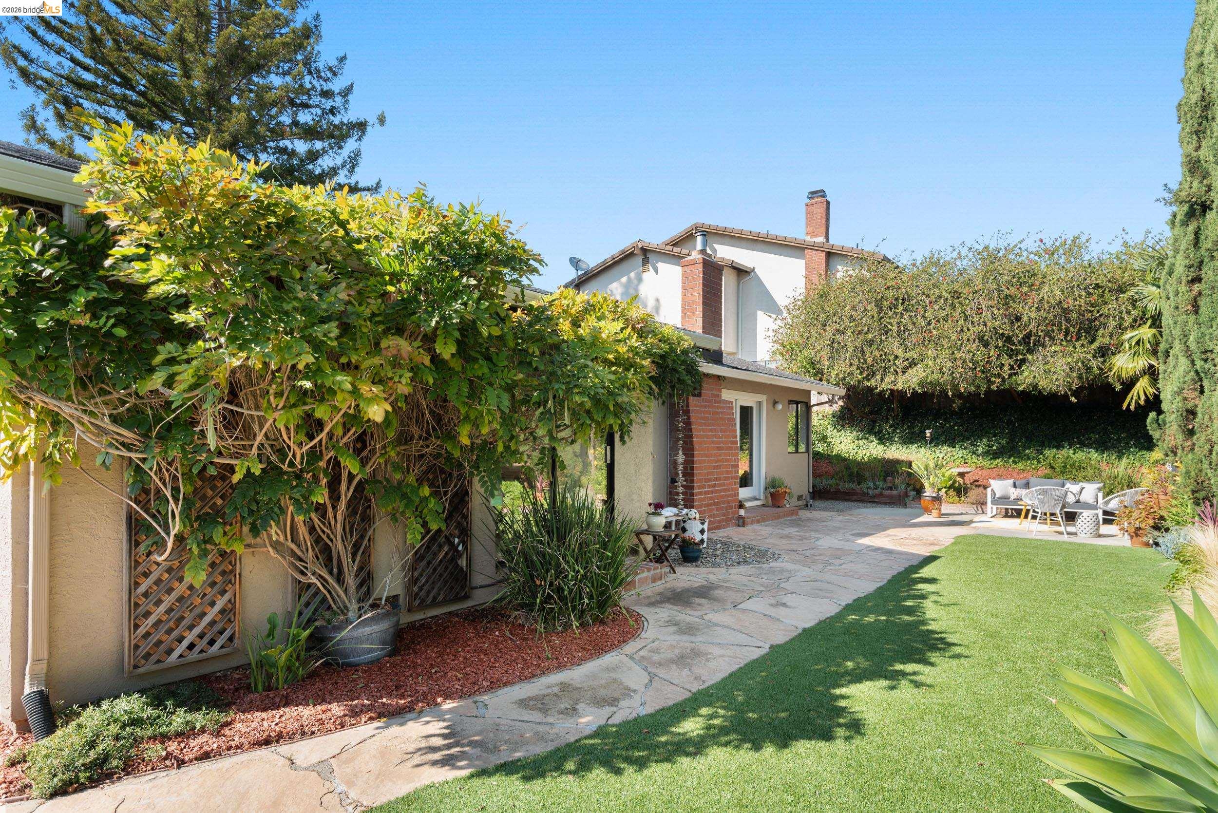 5991 Skyfarm Drive