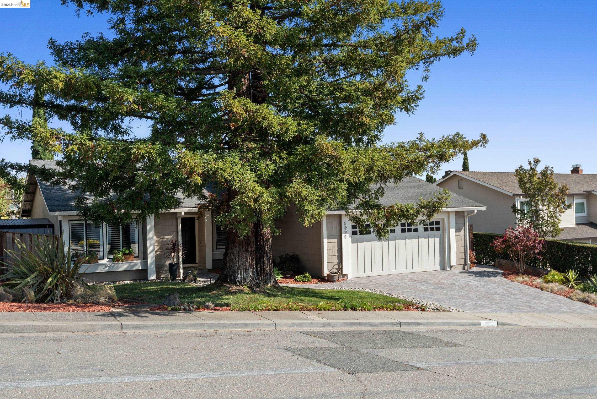 5991 Skyfarm Drive