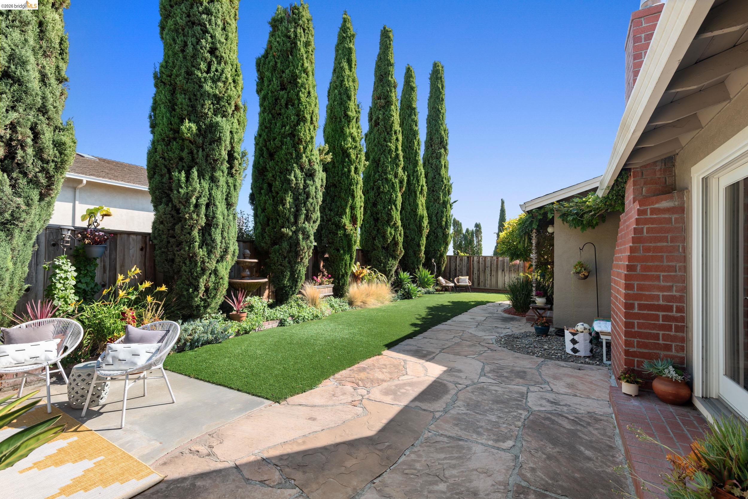 5991 Skyfarm Drive