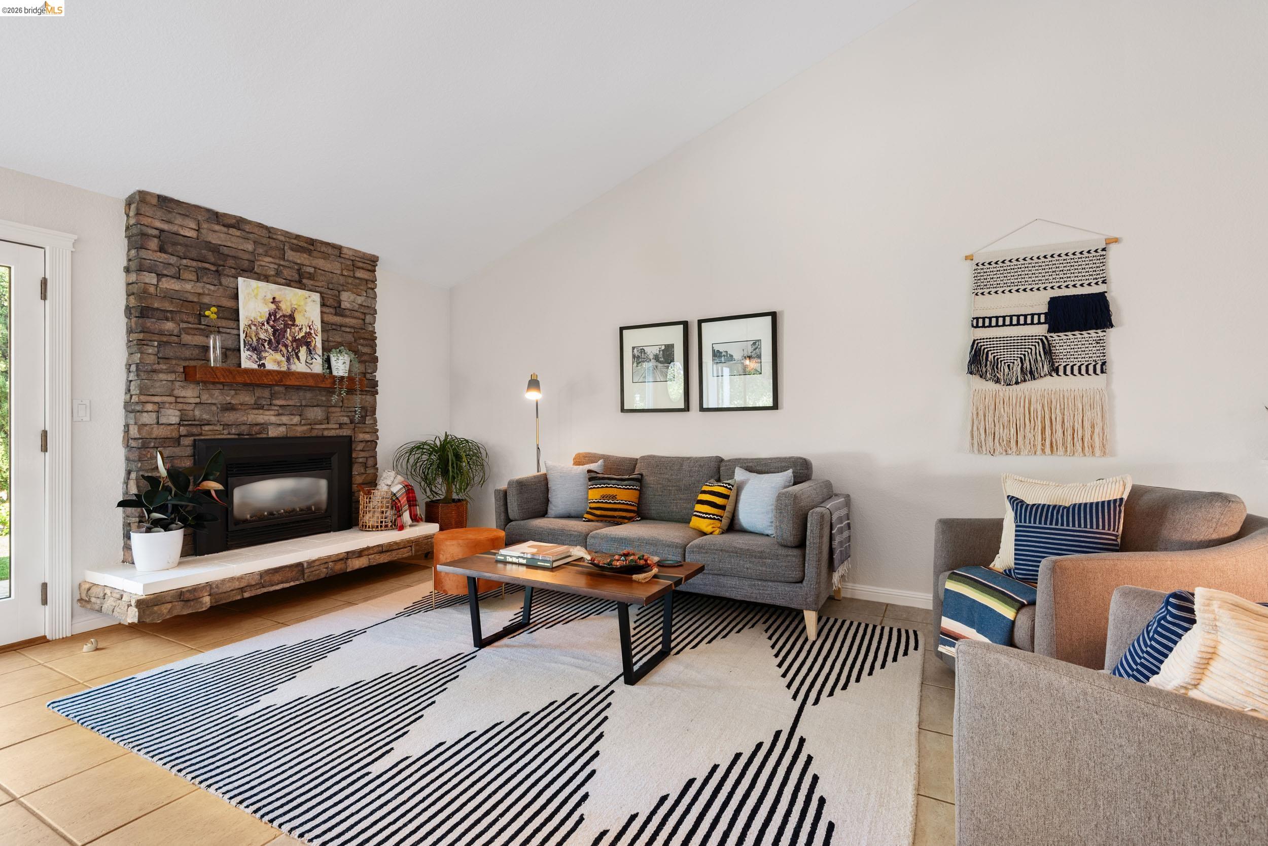 5991 Skyfarm Drive