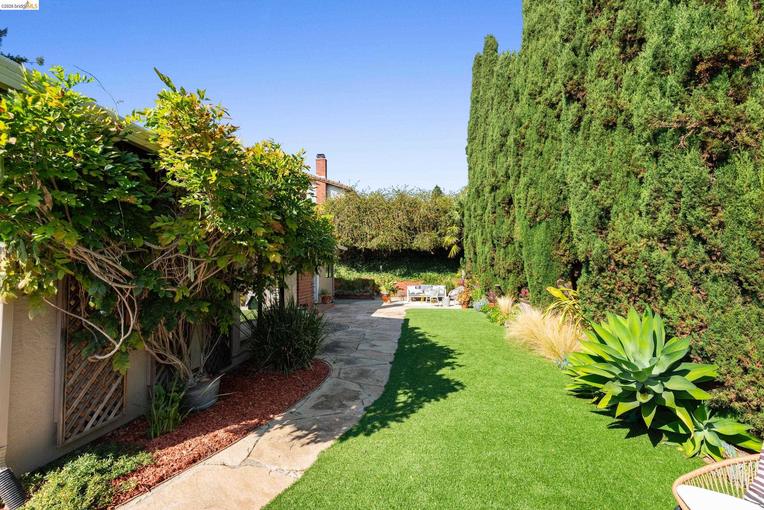5991 Skyfarm Drive