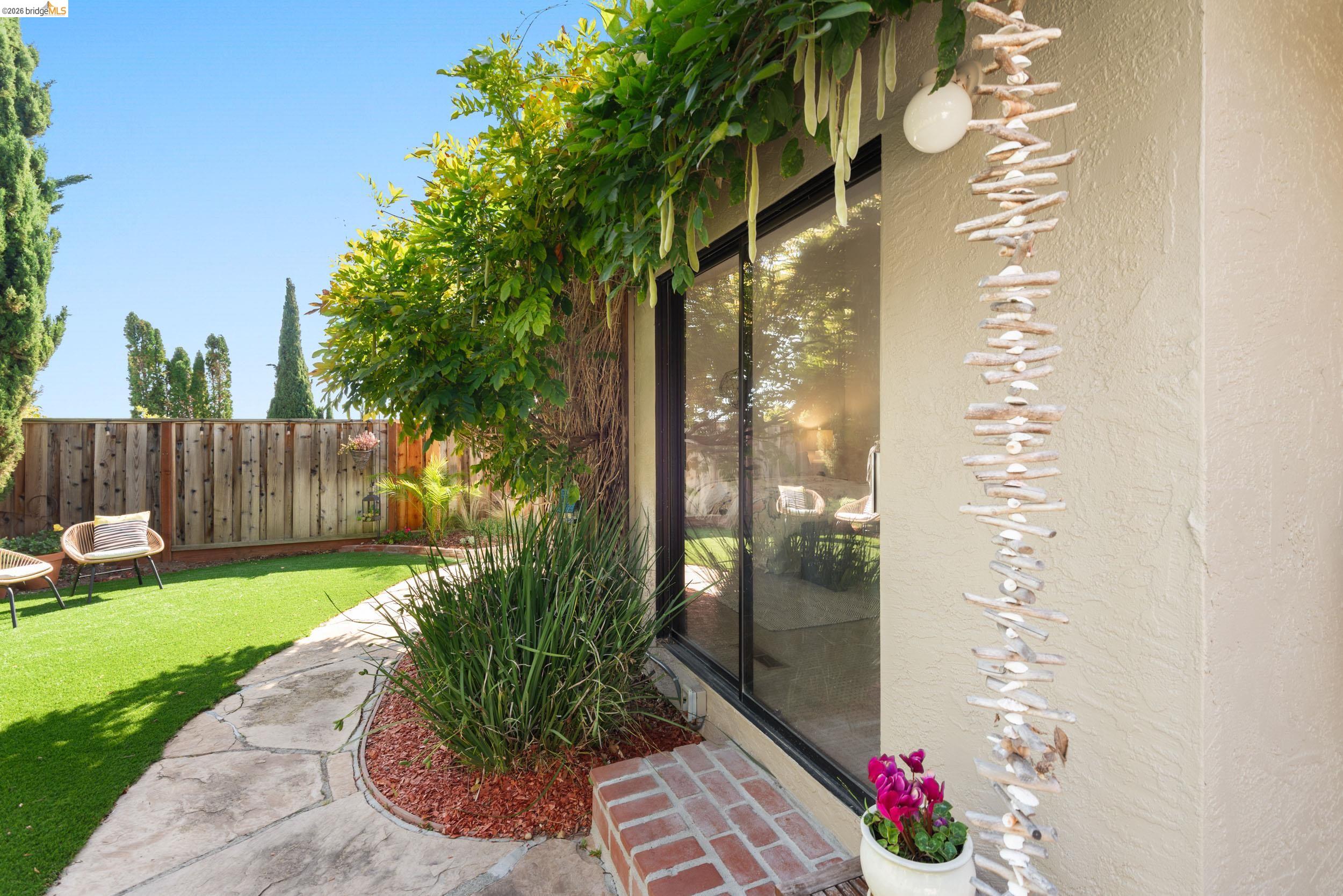 5991 Skyfarm Drive