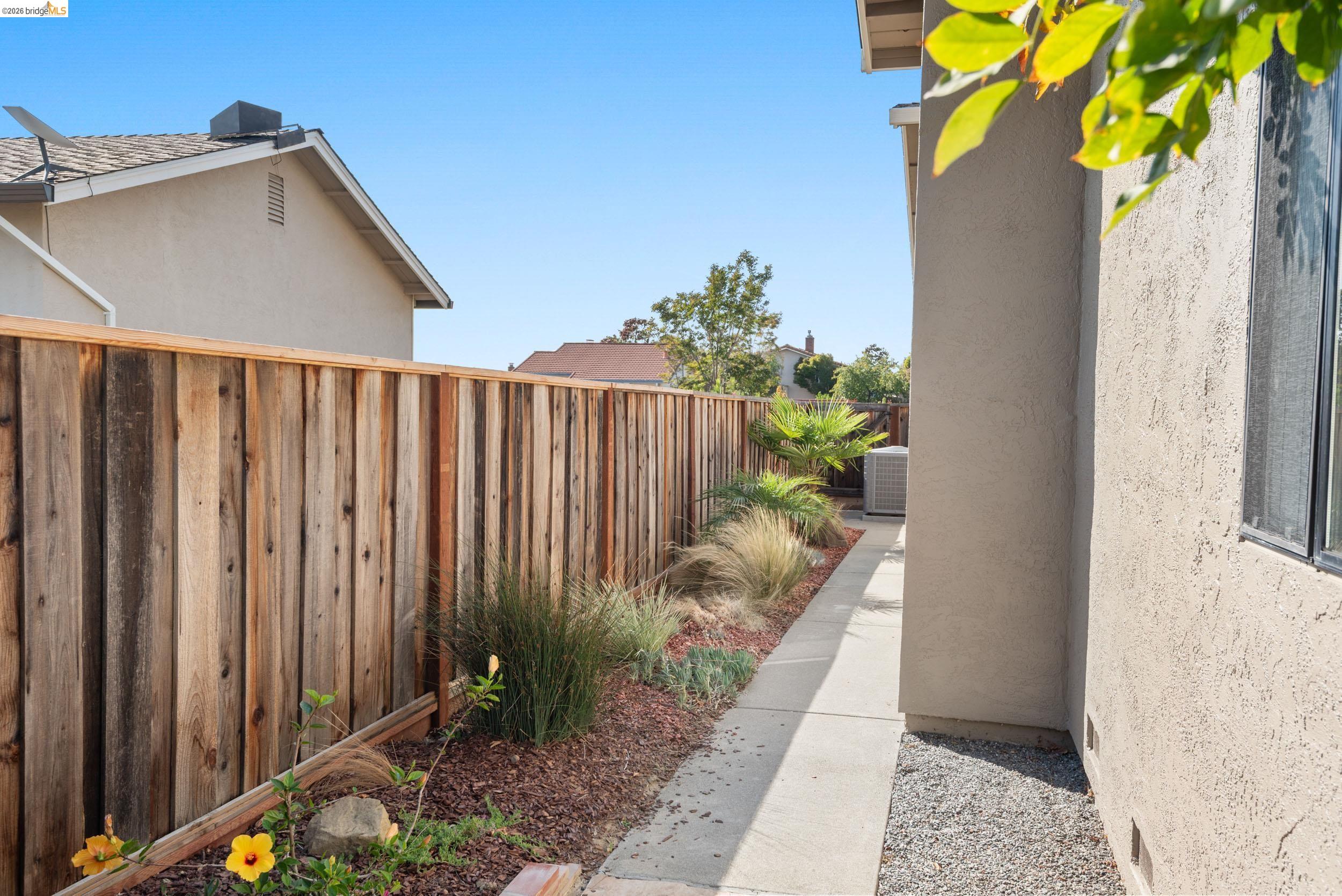 5991 Skyfarm Drive