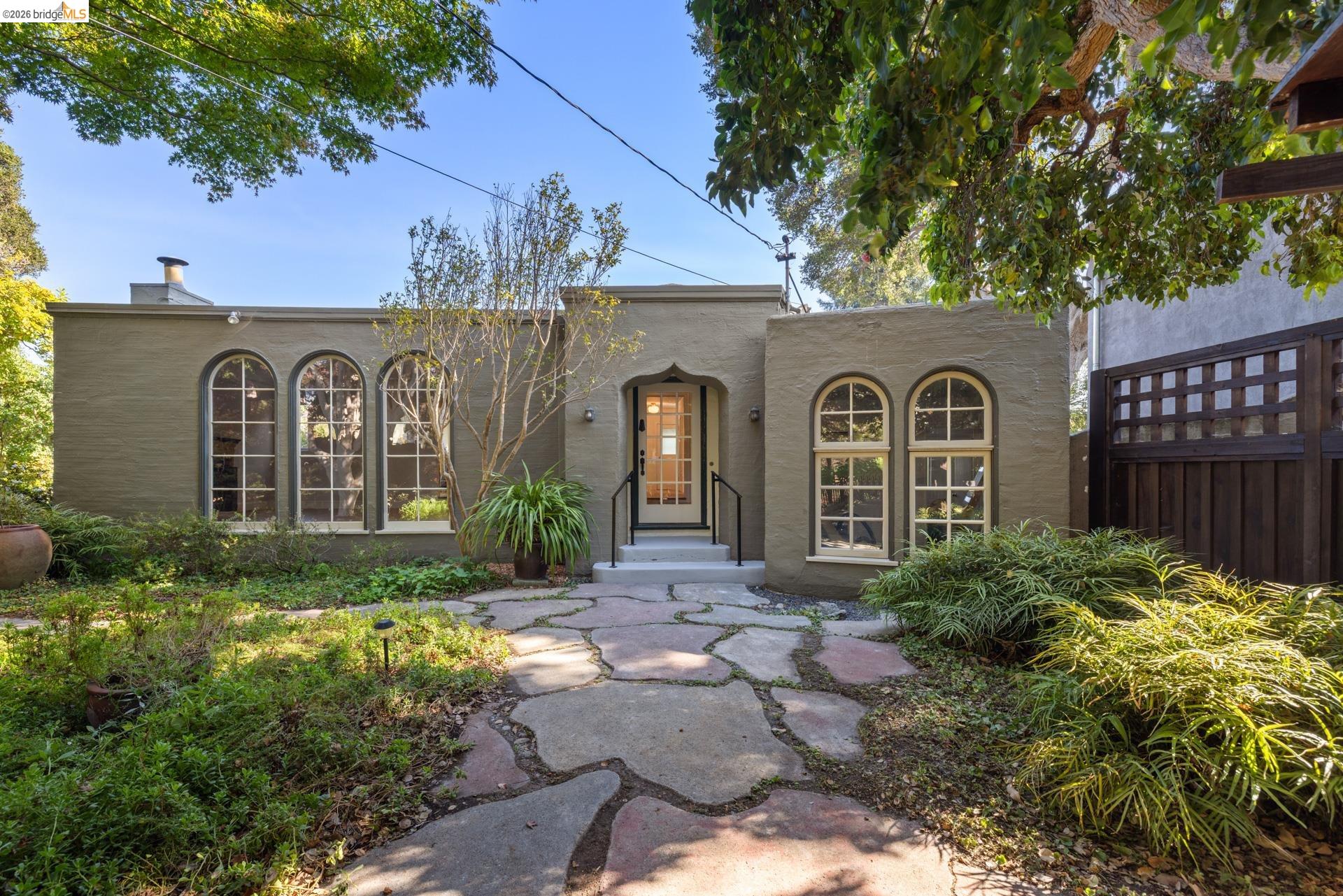 1668 San Lorenzo Ave
