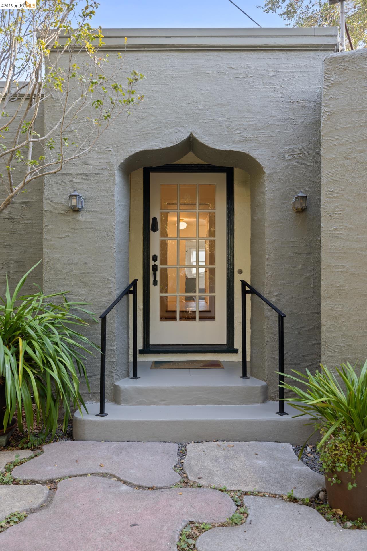 1668 San Lorenzo Ave