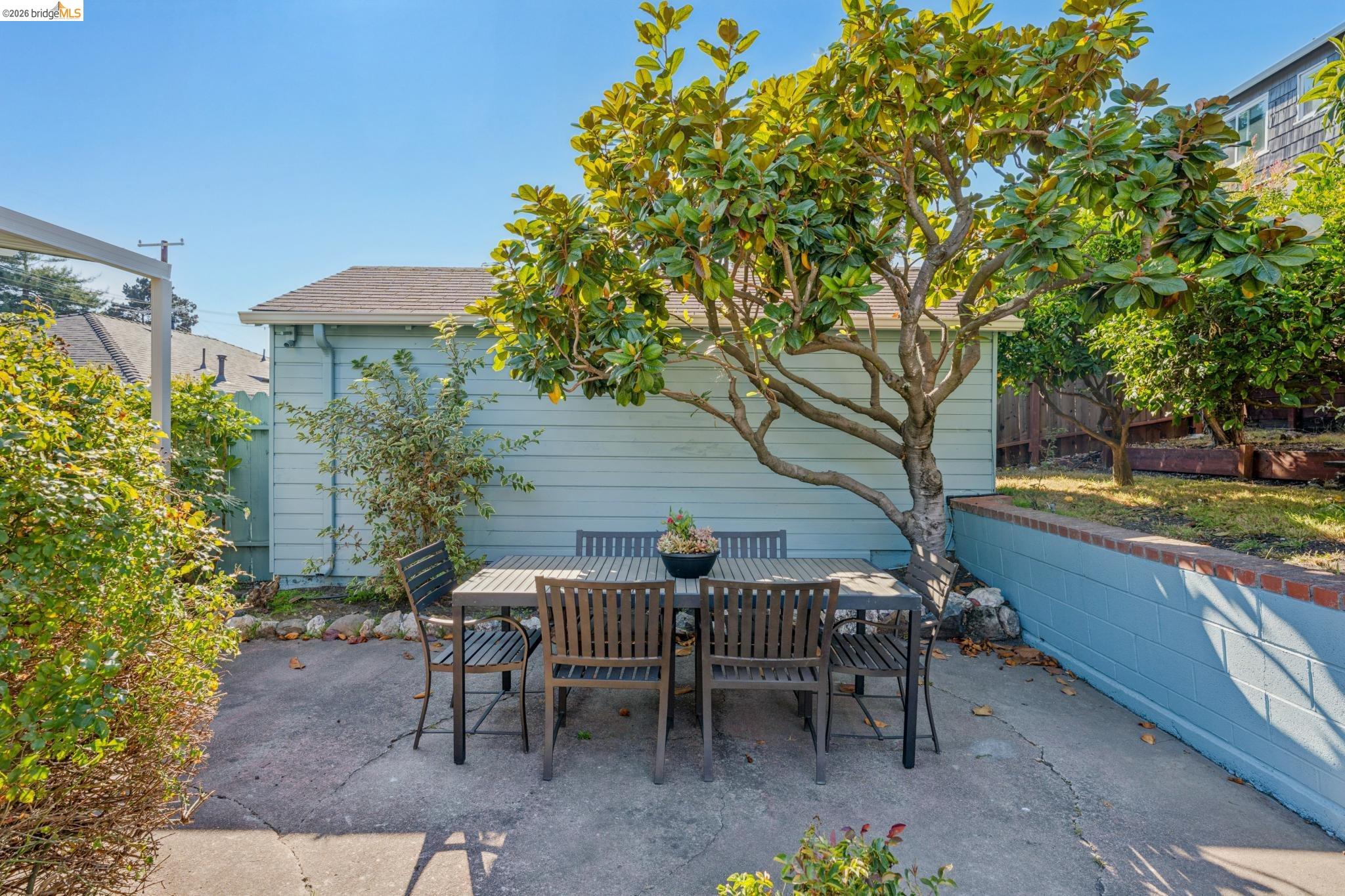 6449 Conlon Ave