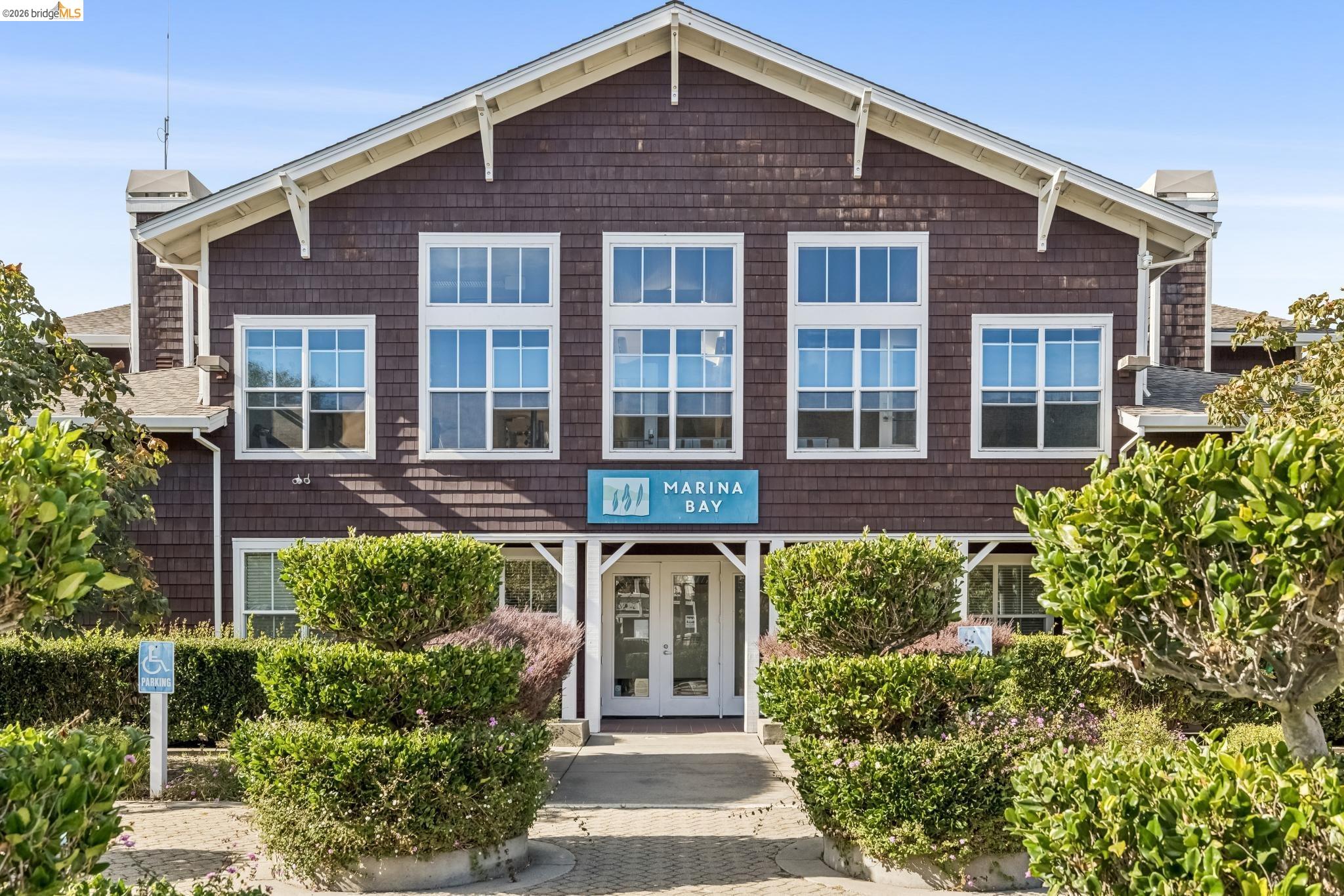 11 Bayside Ct
