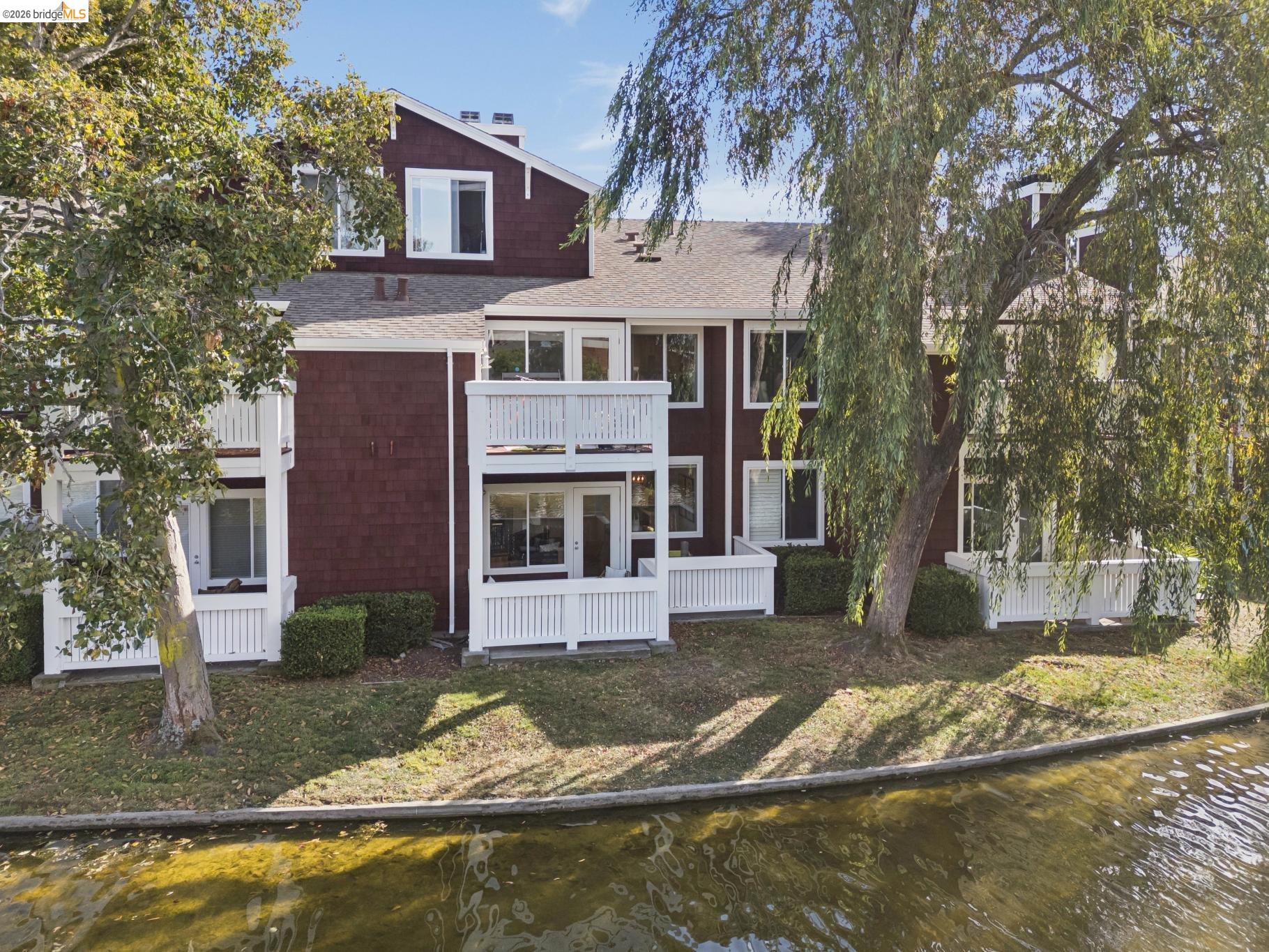 11 Bayside Ct