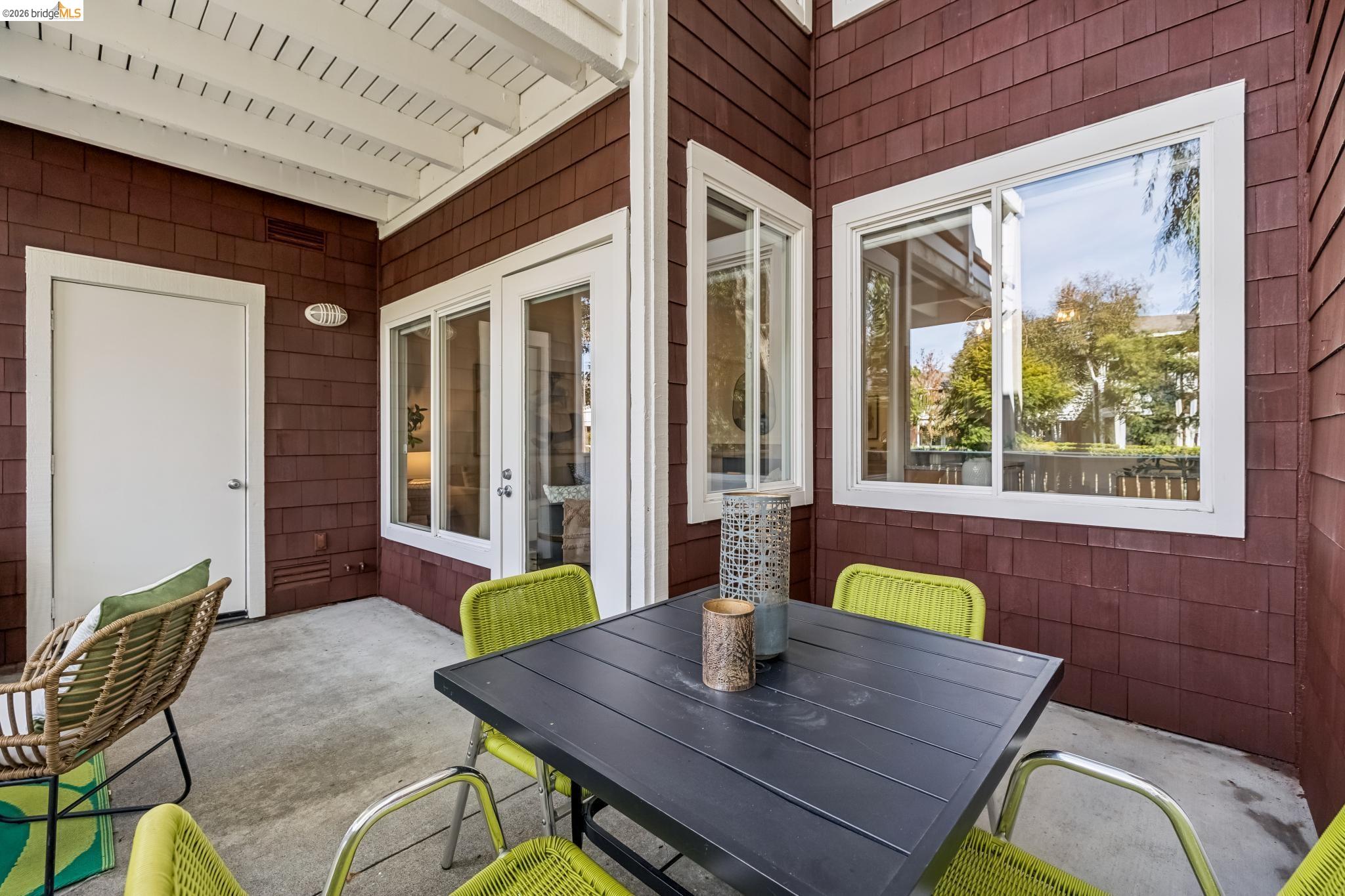 11 Bayside Ct