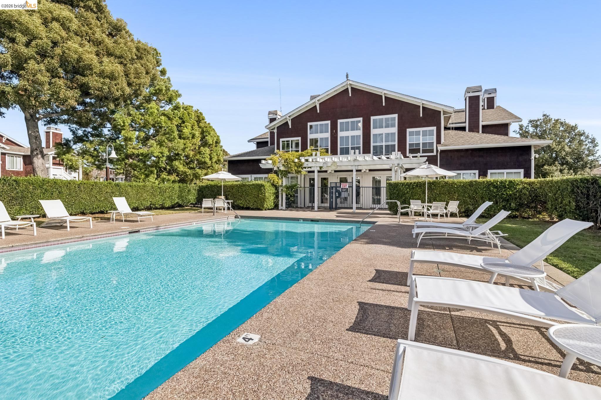 11 Bayside Ct