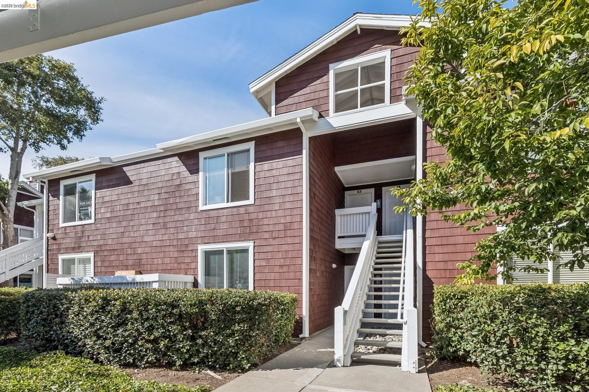 11 Bayside Ct
