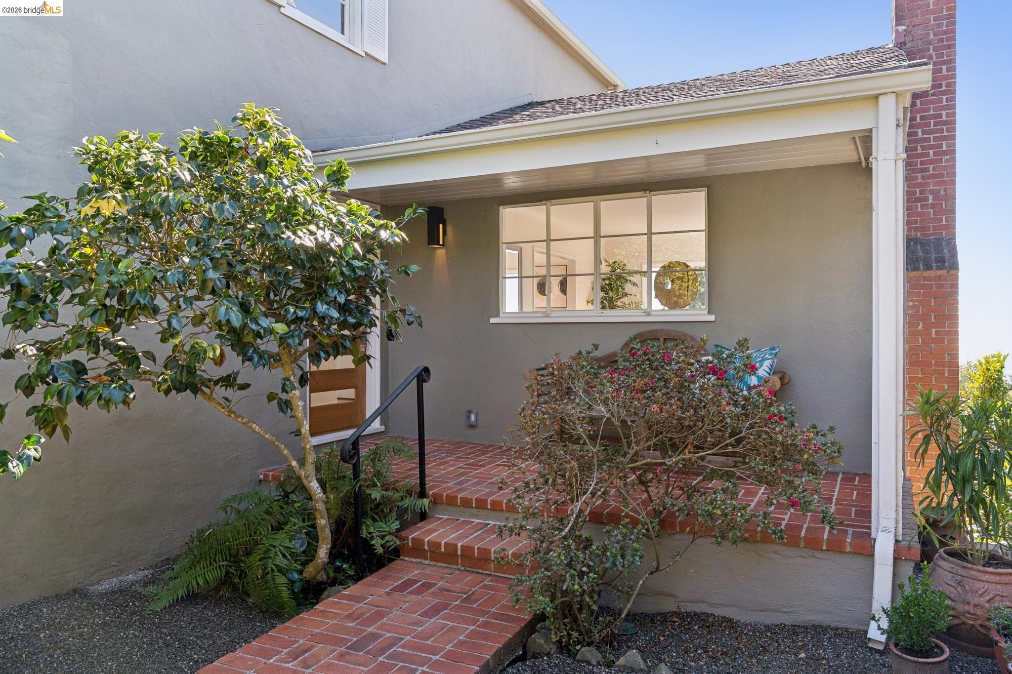 752 Grizzly Peak Blvd