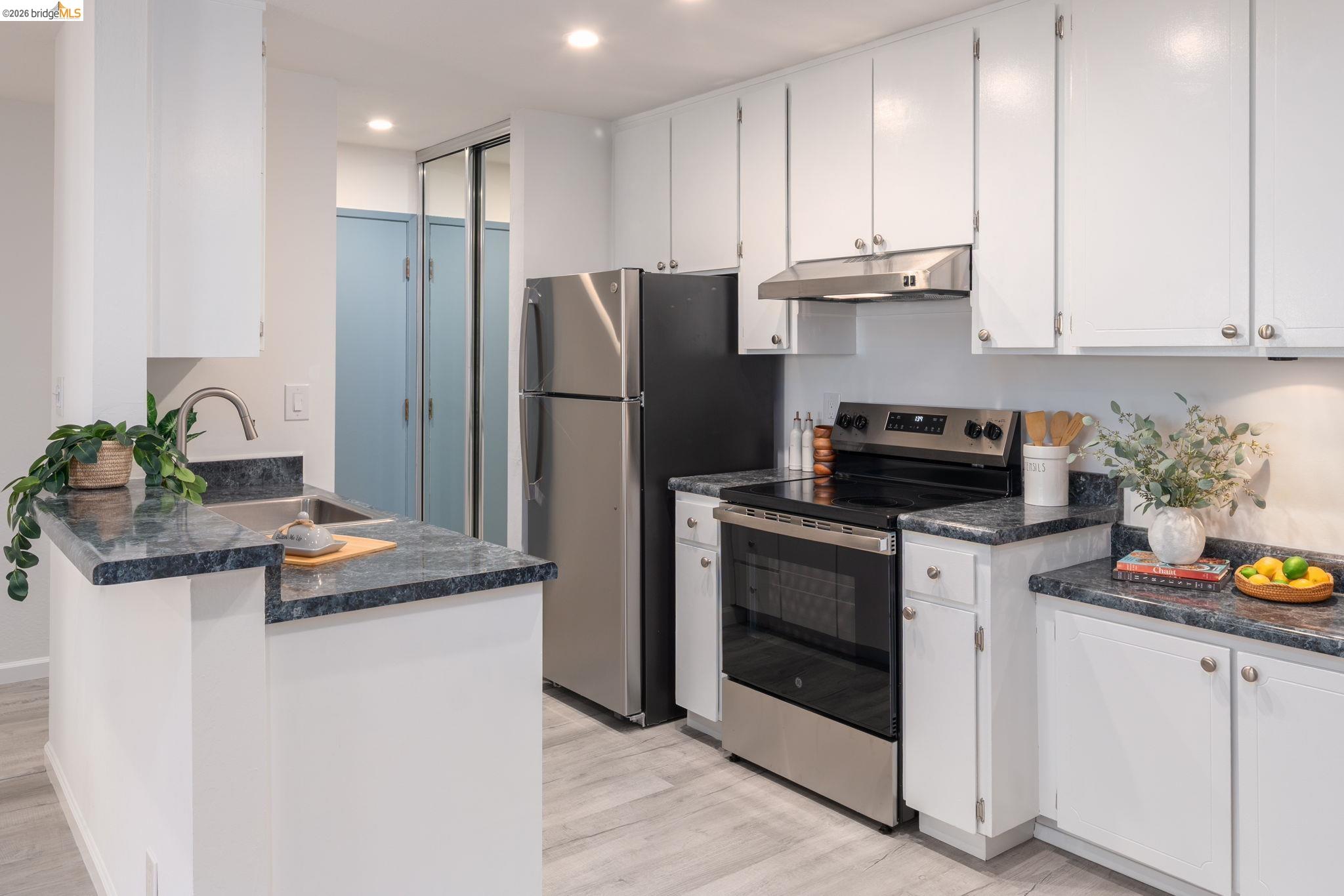 567 Oakland Avenue Unit: 211