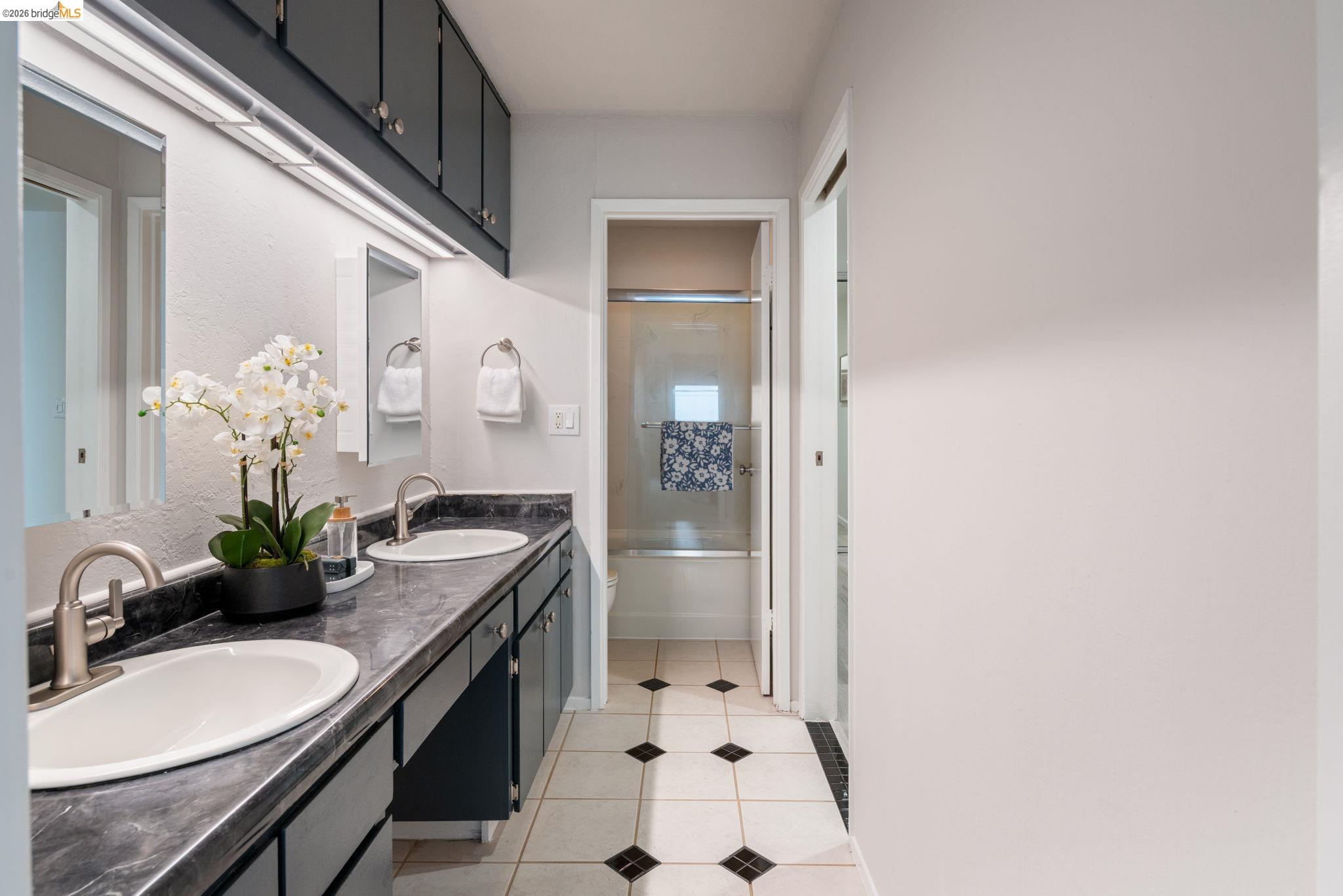 567 Oakland Avenue Unit: 211