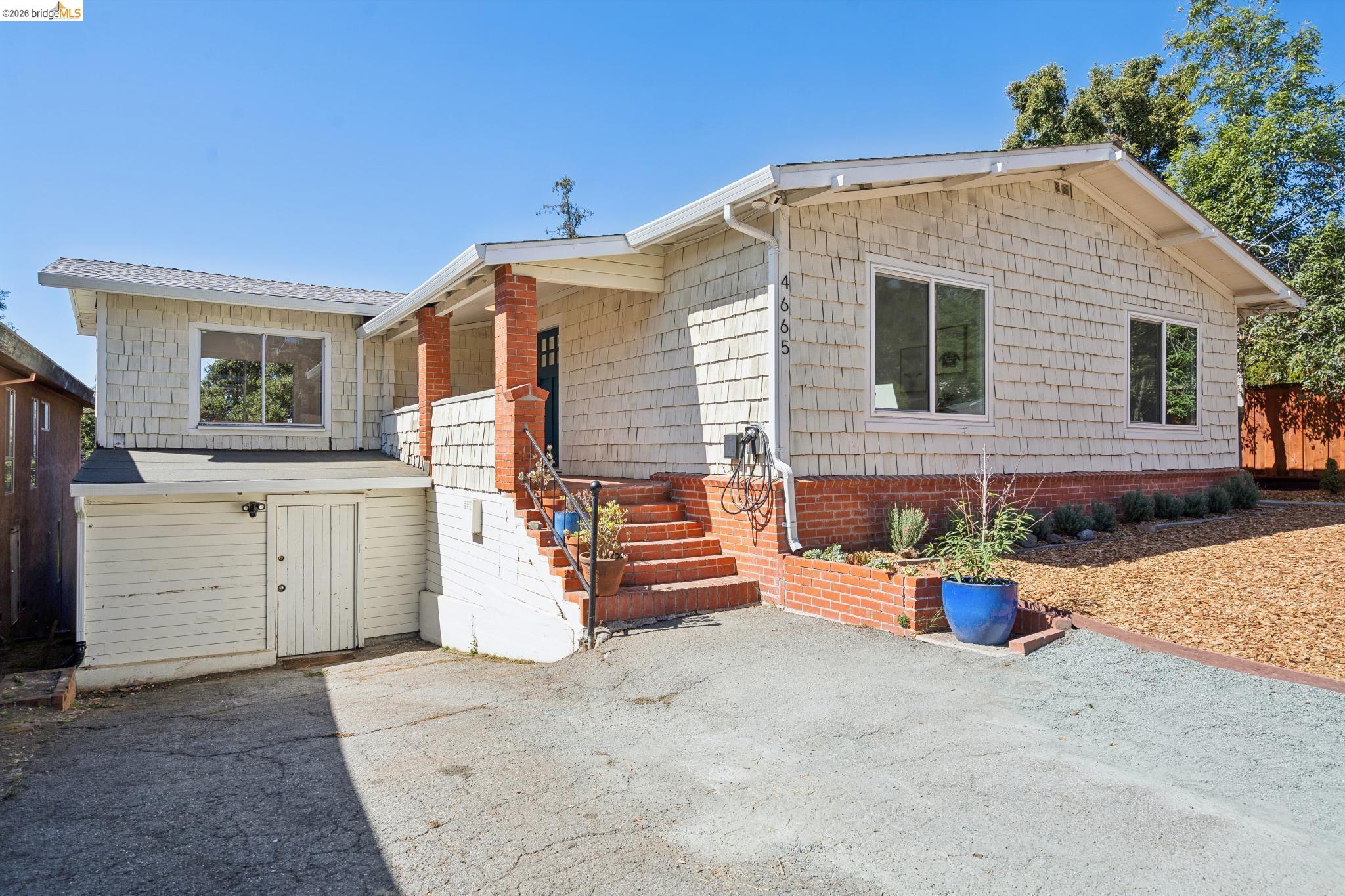 4665 Fair Ave