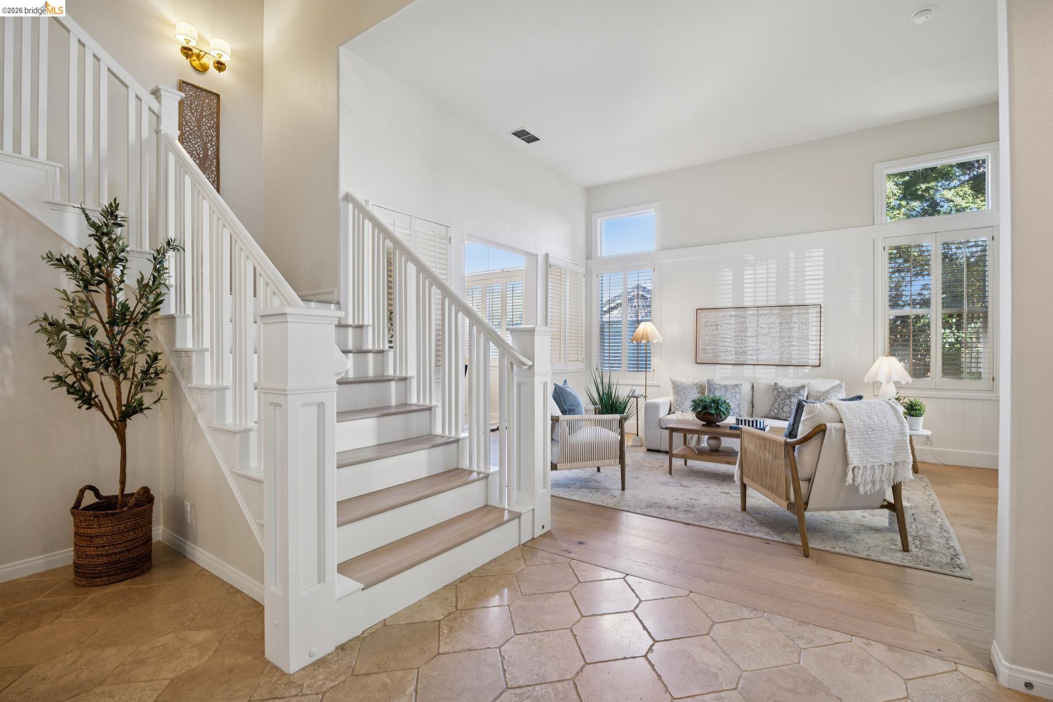 489 Gray Ct