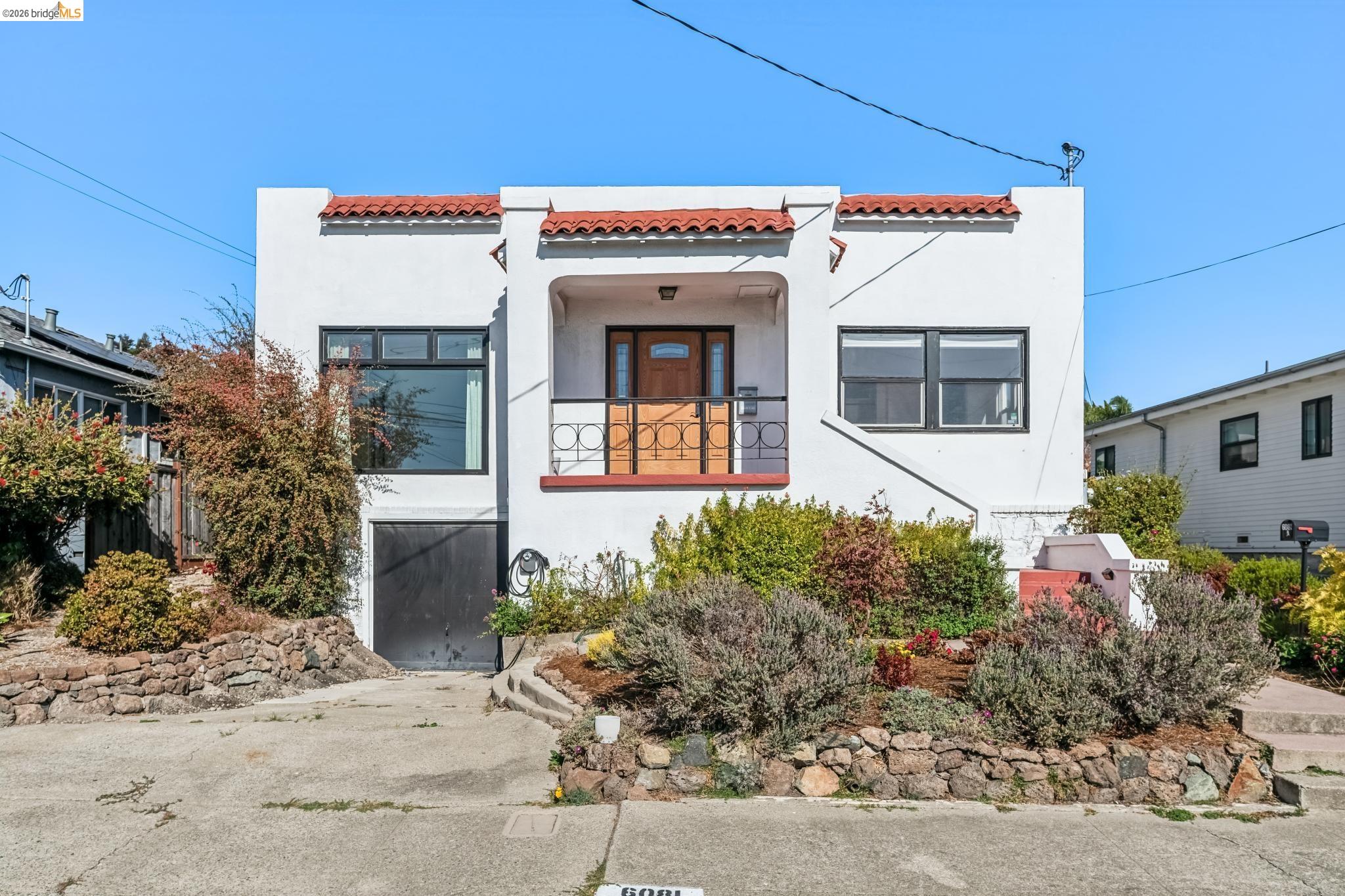 6081 Ralston Ave