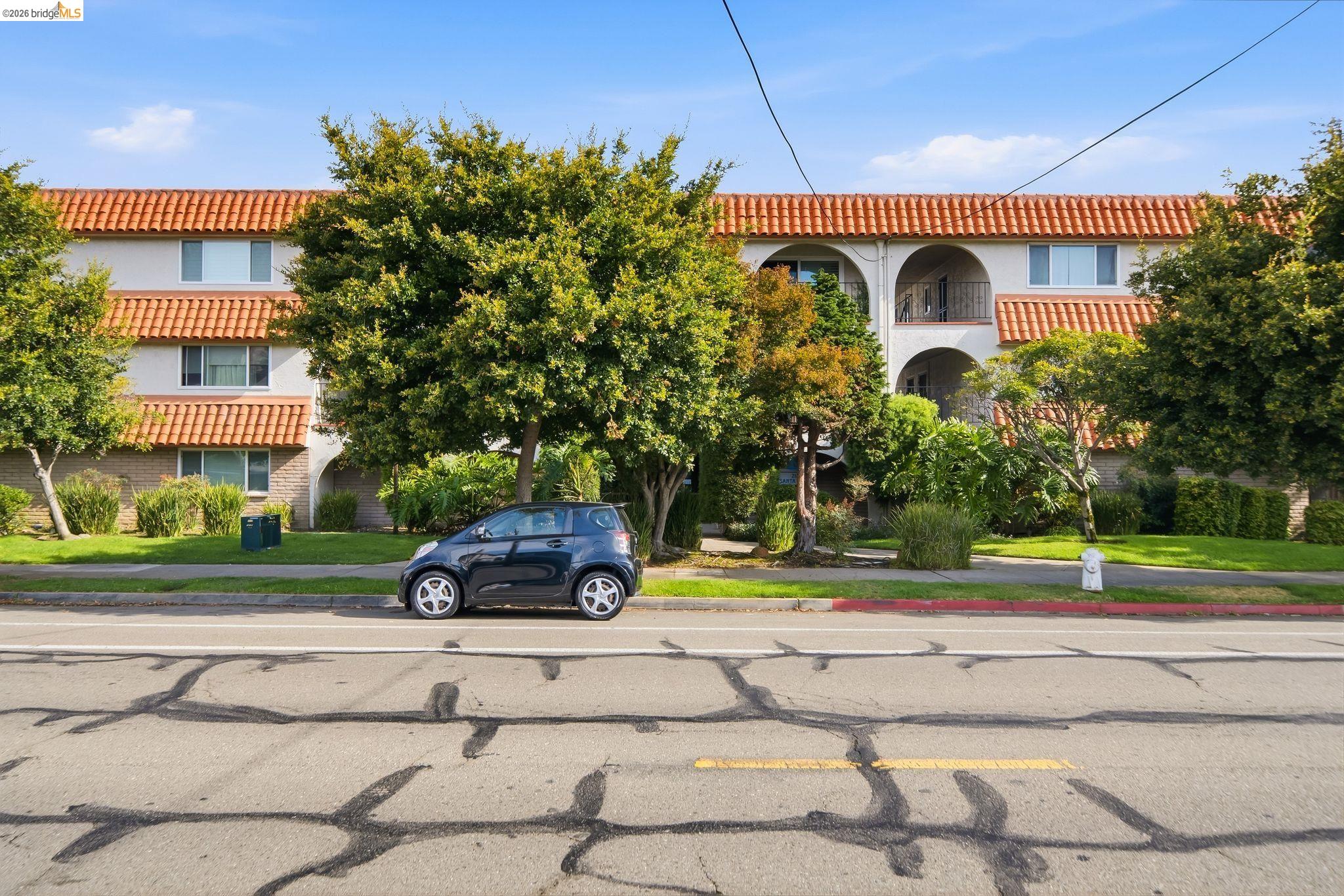 2133 Santa Clara Ave # 206