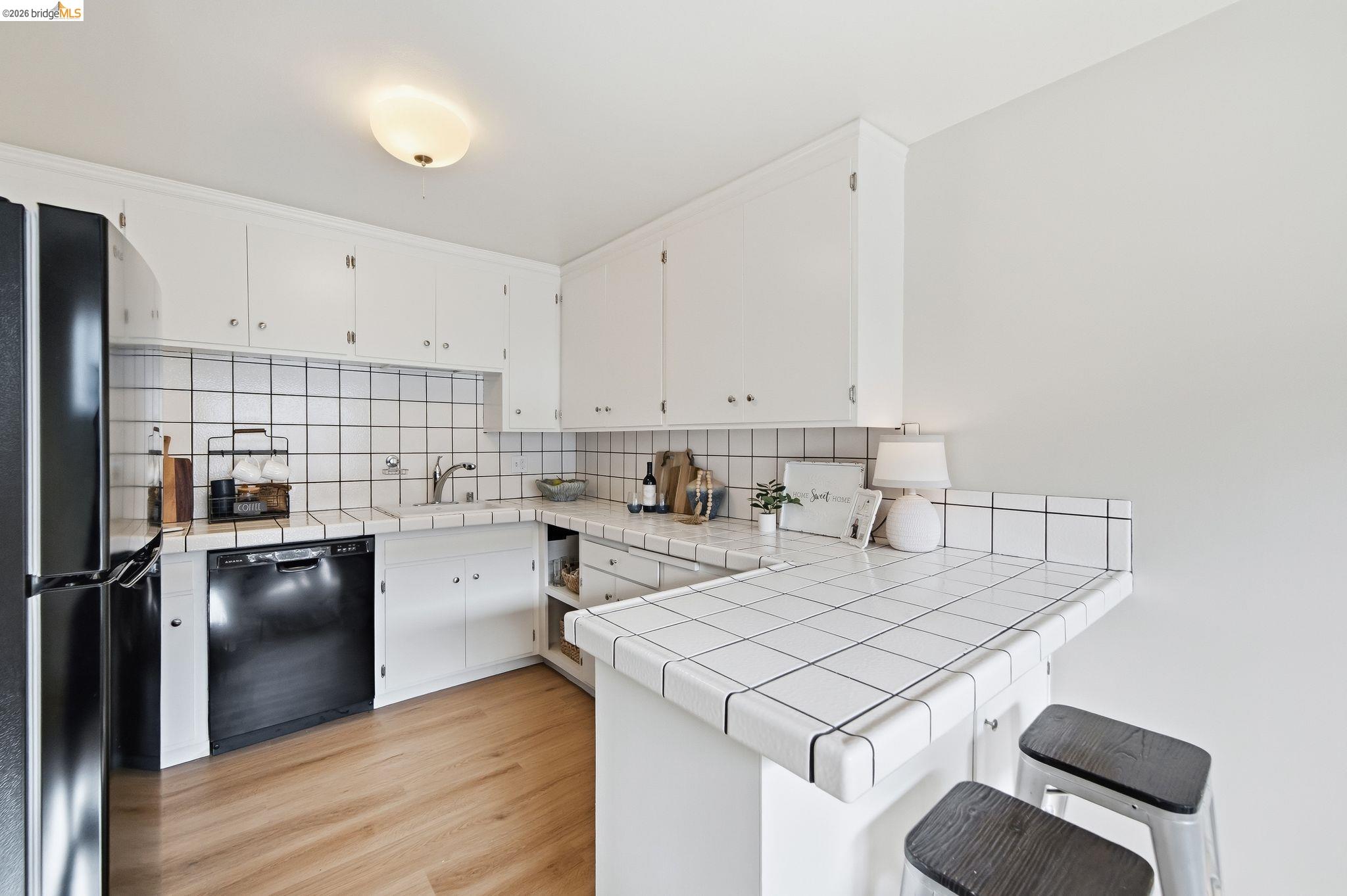 2133 Santa Clara Ave # 206