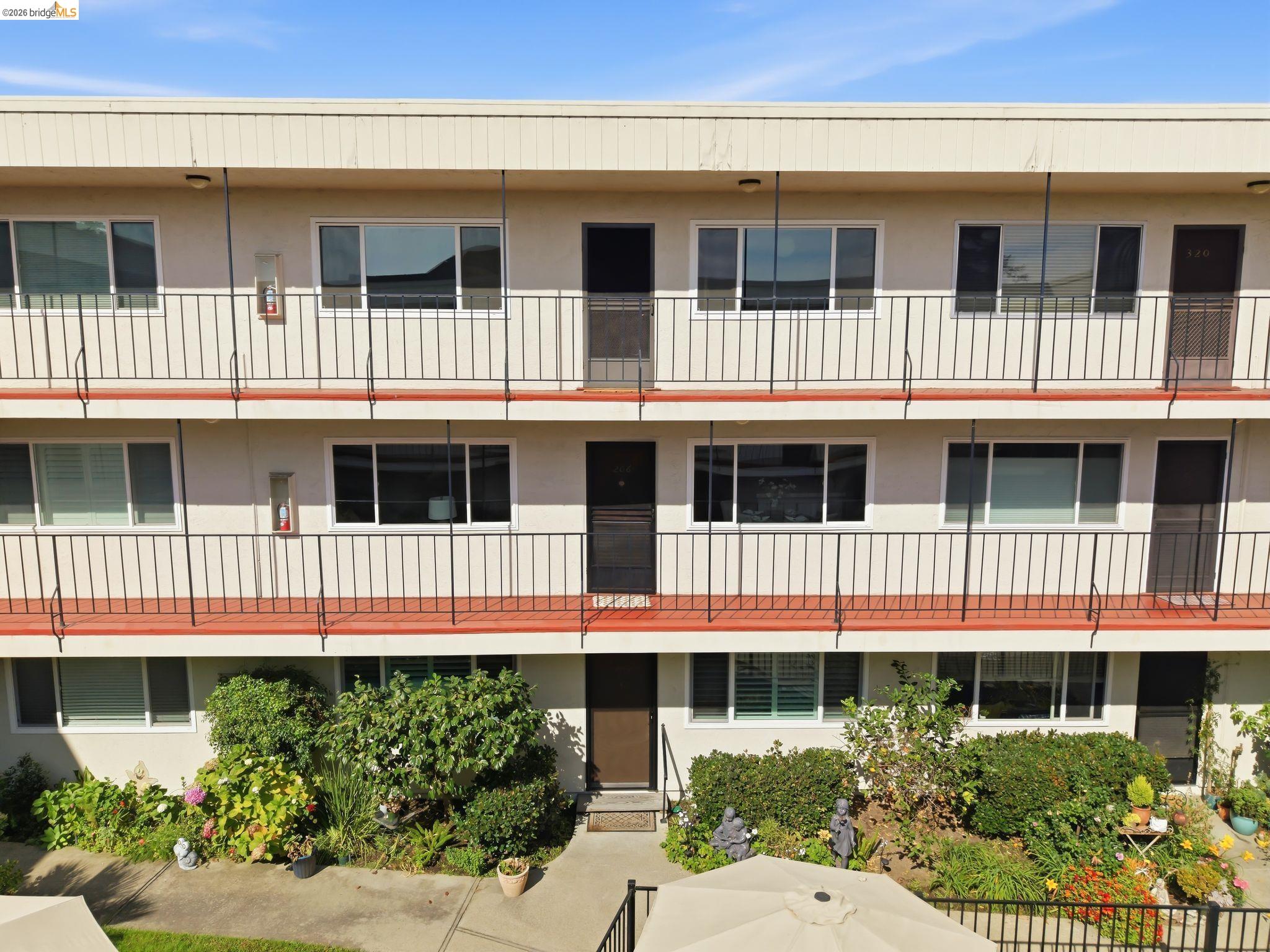 2133 Santa Clara Ave # 206