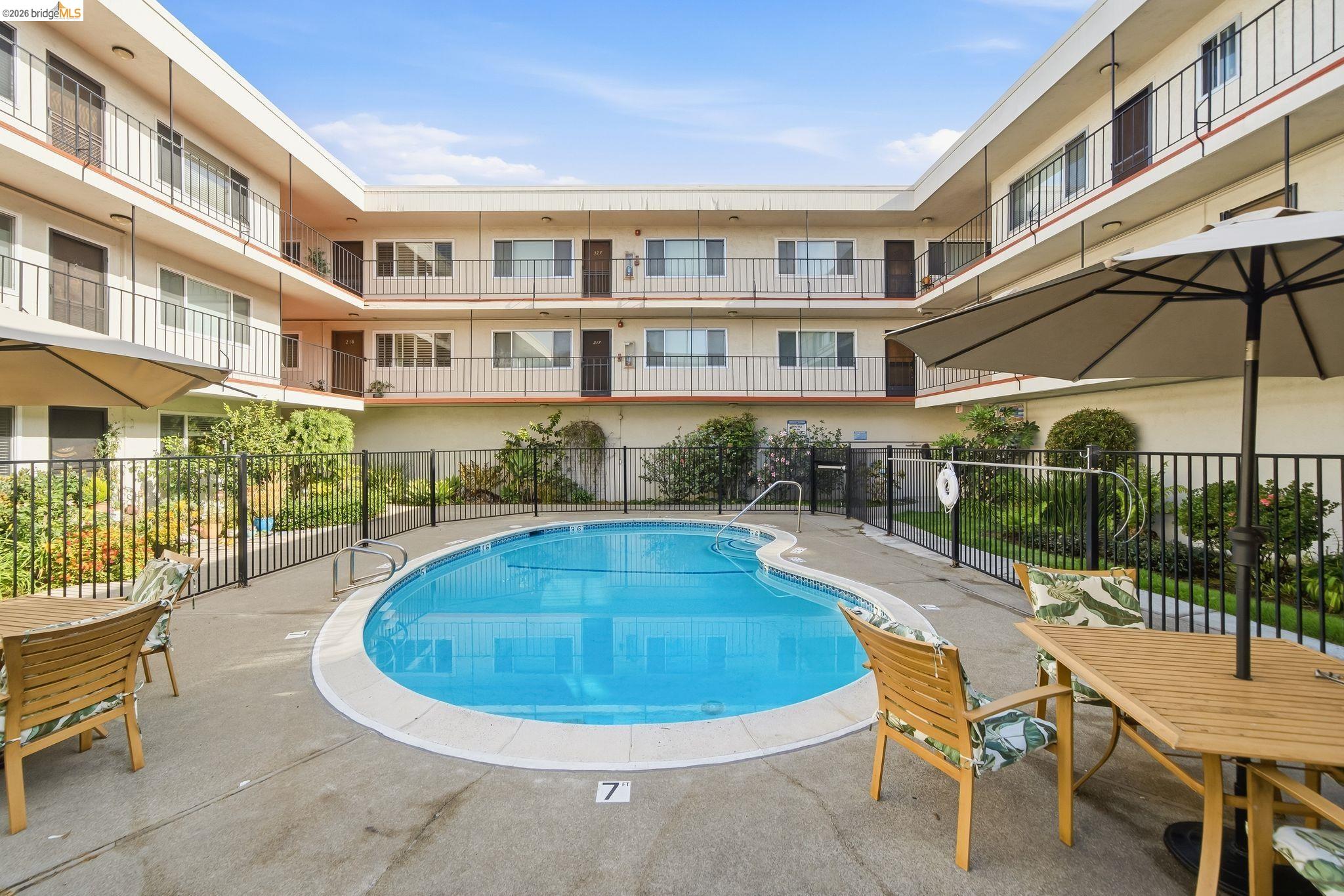 2133 Santa Clara Ave # 206