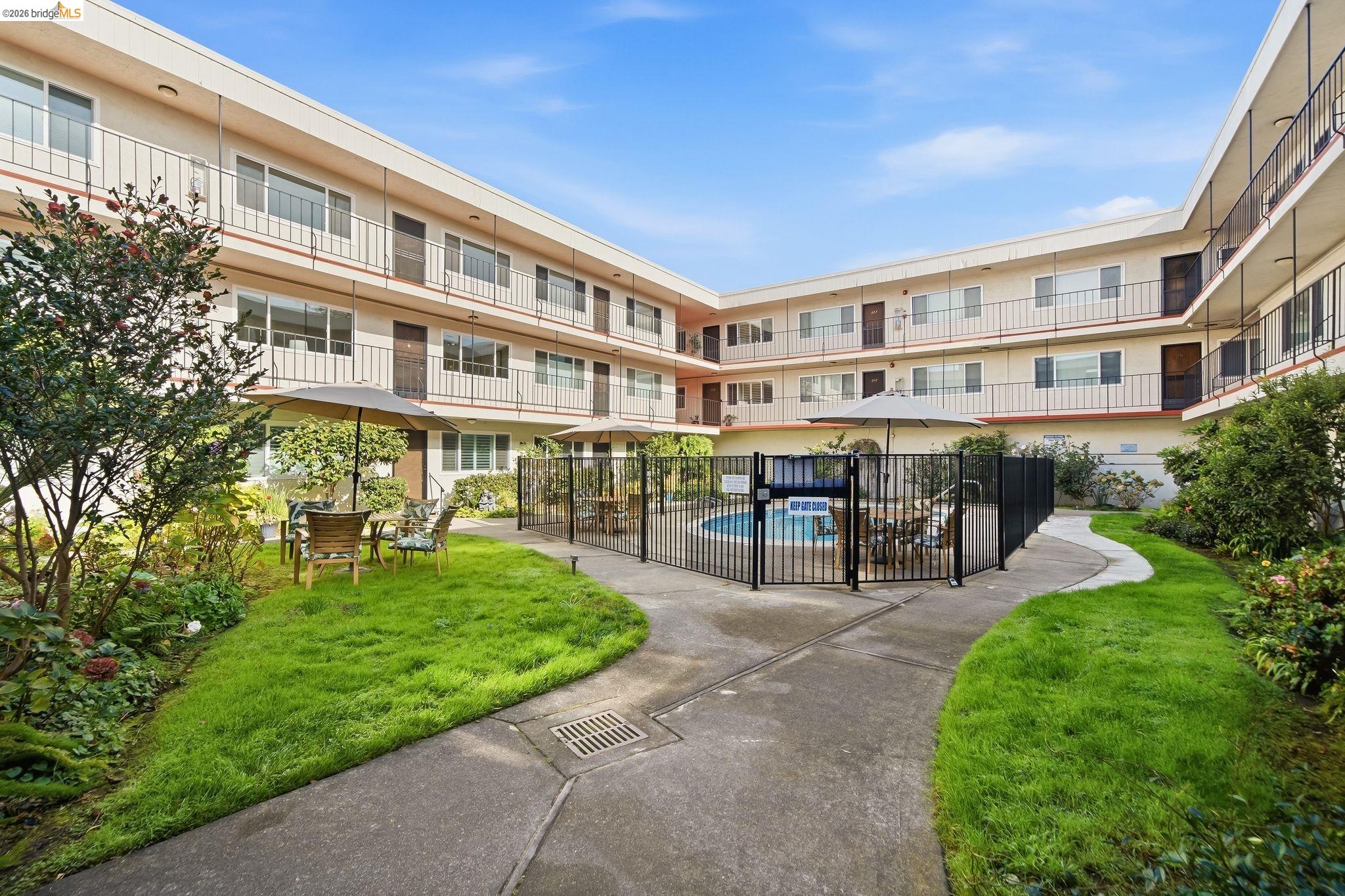 2133 Santa Clara Ave # 206