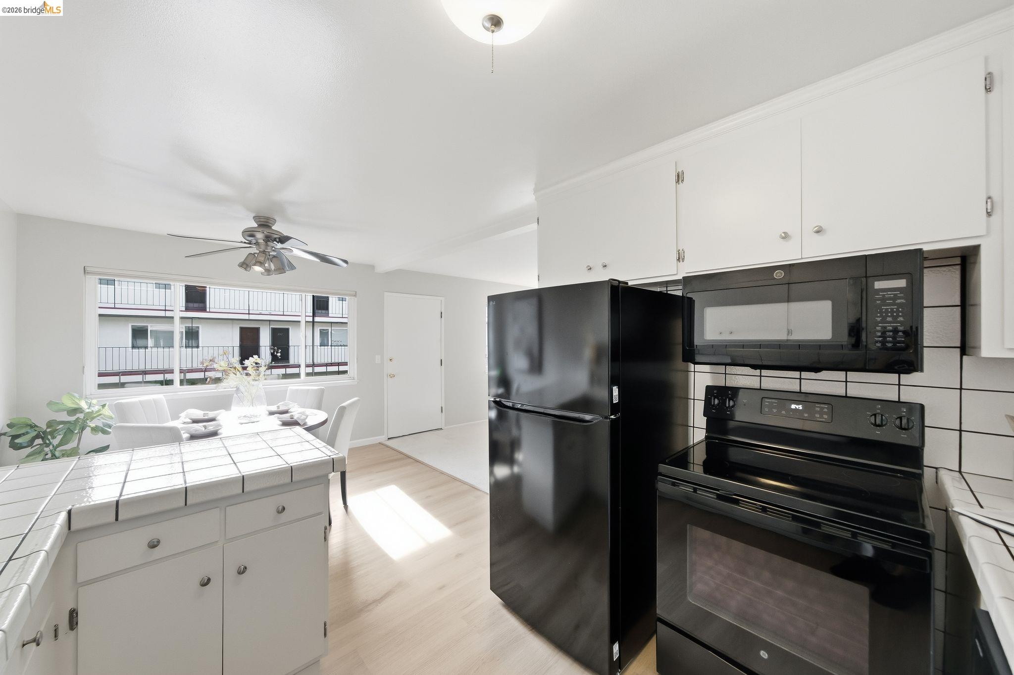 2133 Santa Clara Ave # 206