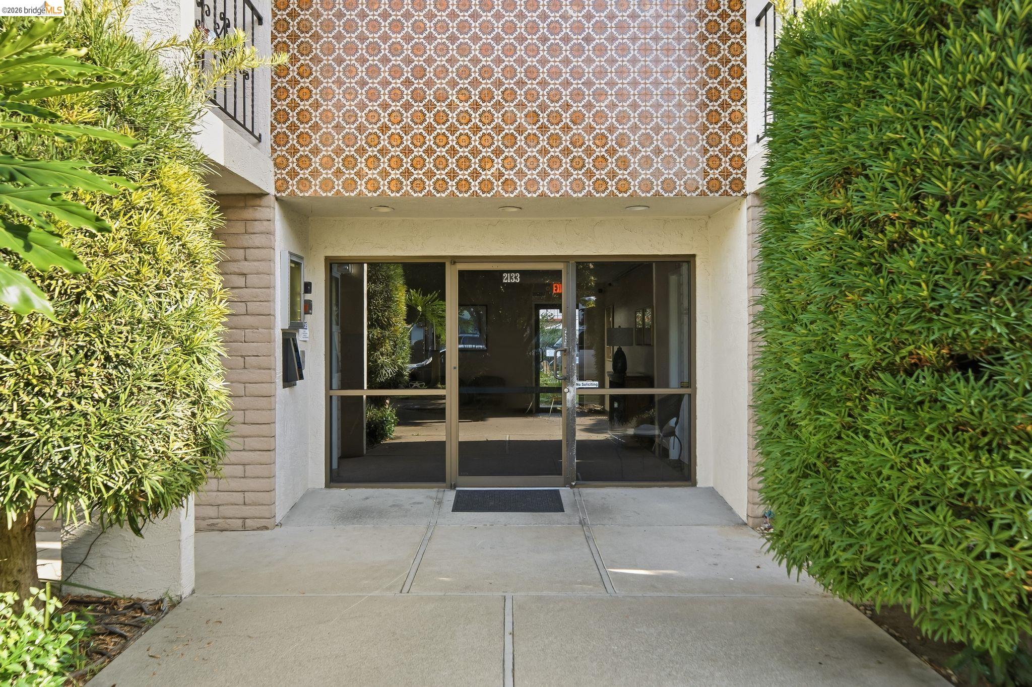 2133 Santa Clara Ave # 206