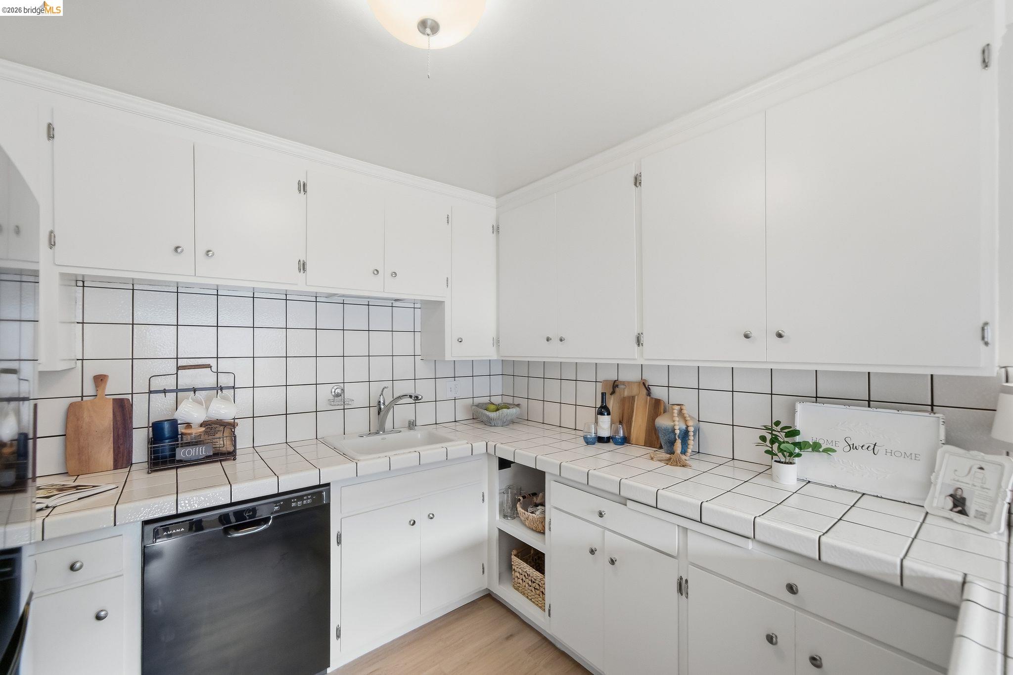2133 Santa Clara Ave # 206