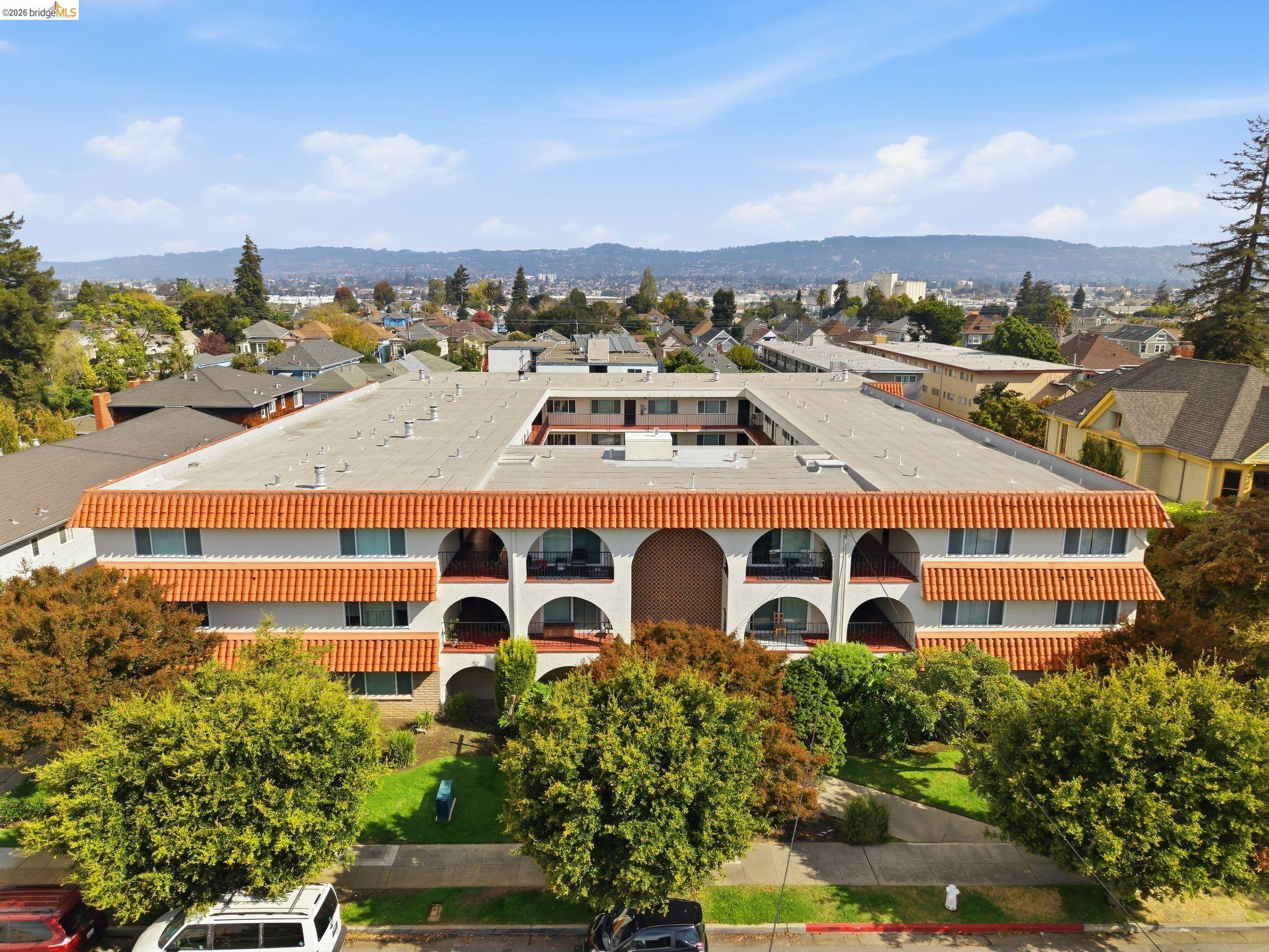 2133 Santa Clara Ave # 206