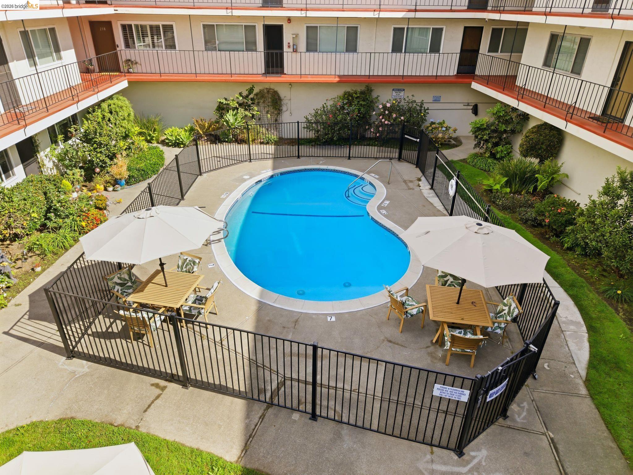 2133 Santa Clara Ave # 206