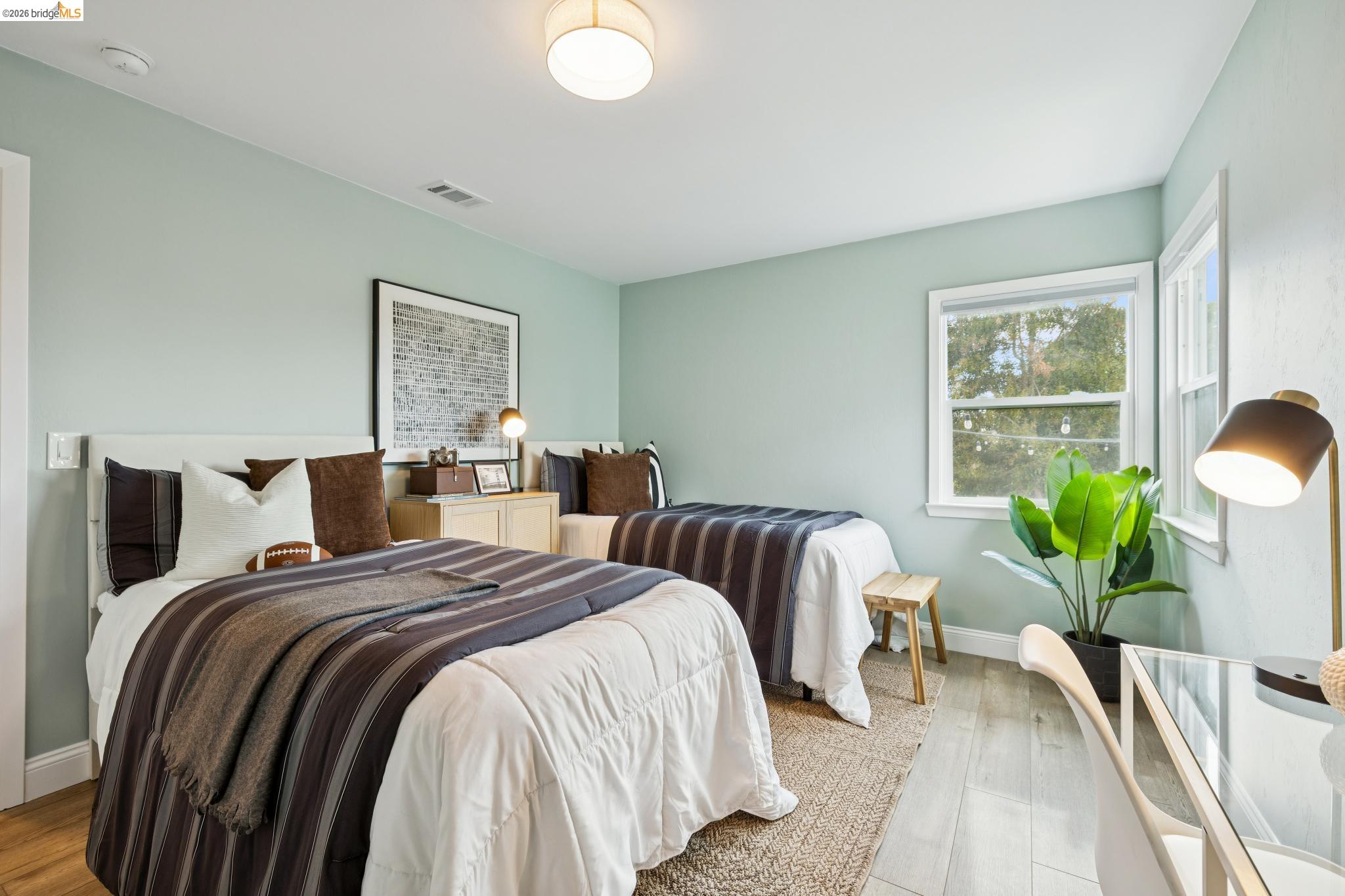 811 Lexington Ave