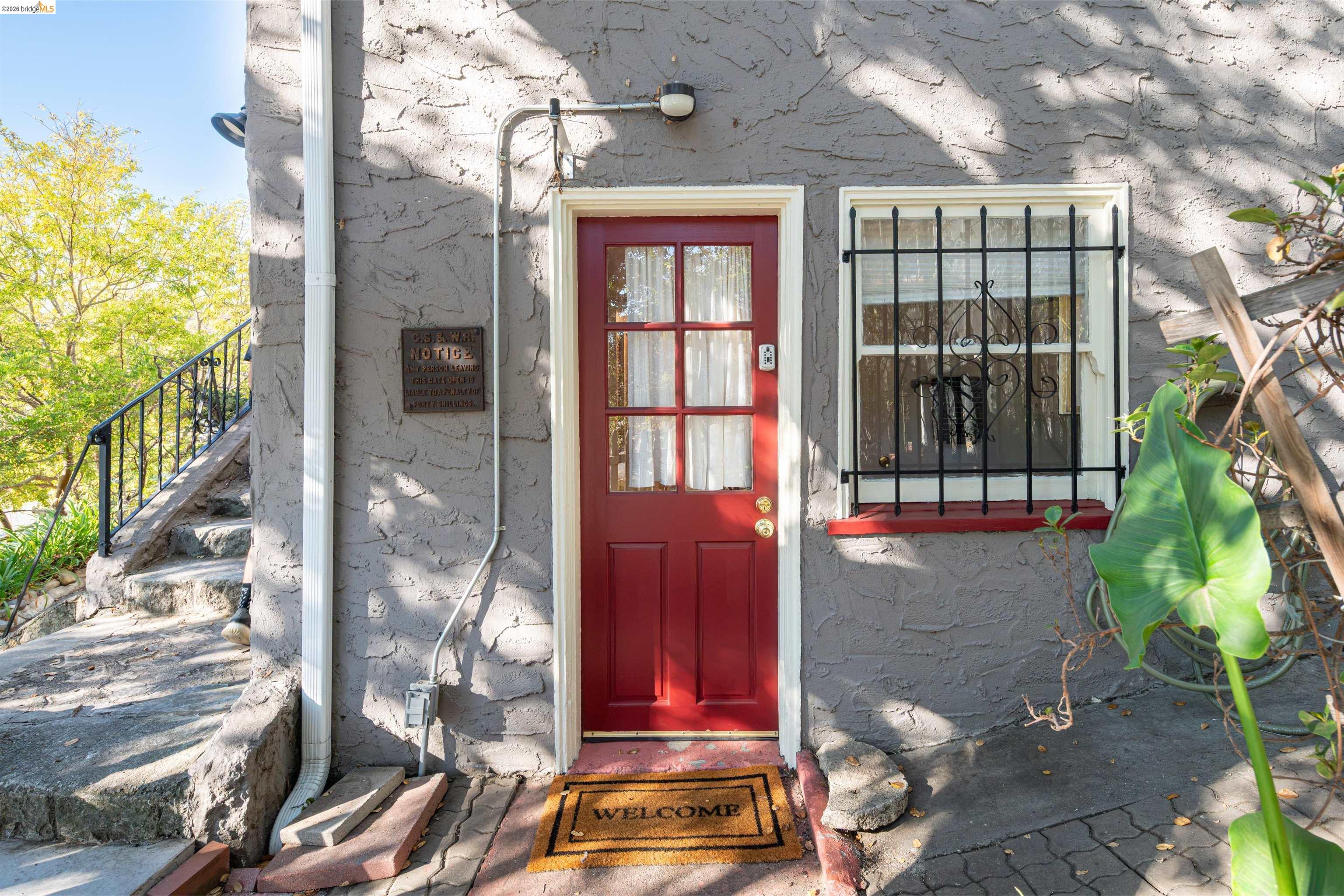 1101 Amador Ave
