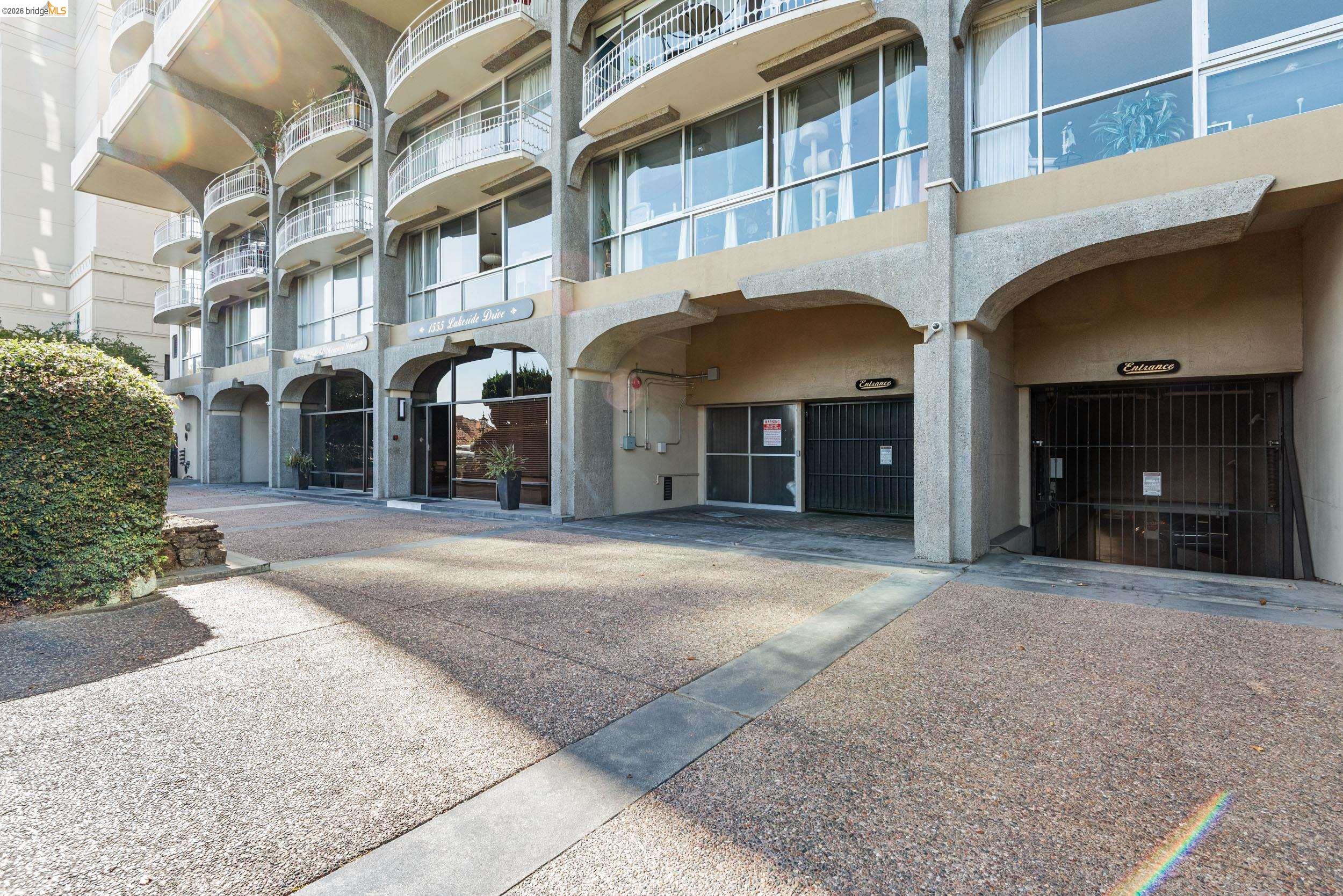 1555 Lakeside Dr # 24