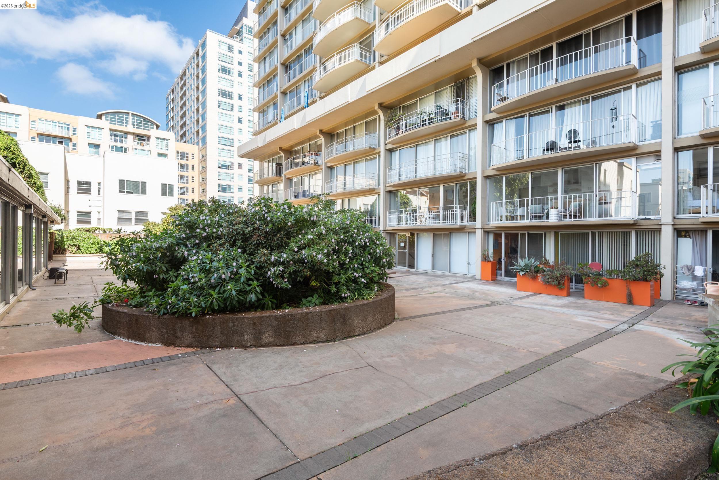 1555 Lakeside Dr # 24