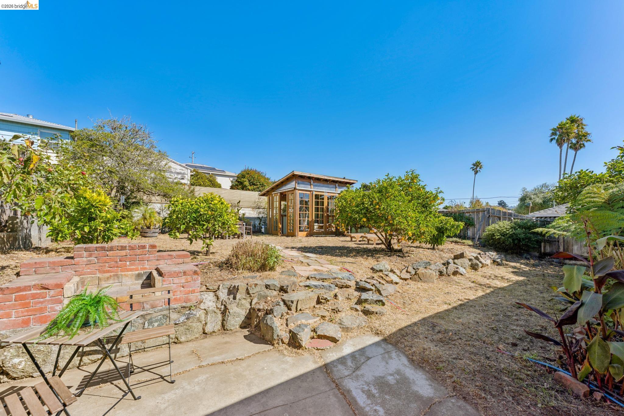 1318 Mariposa St
