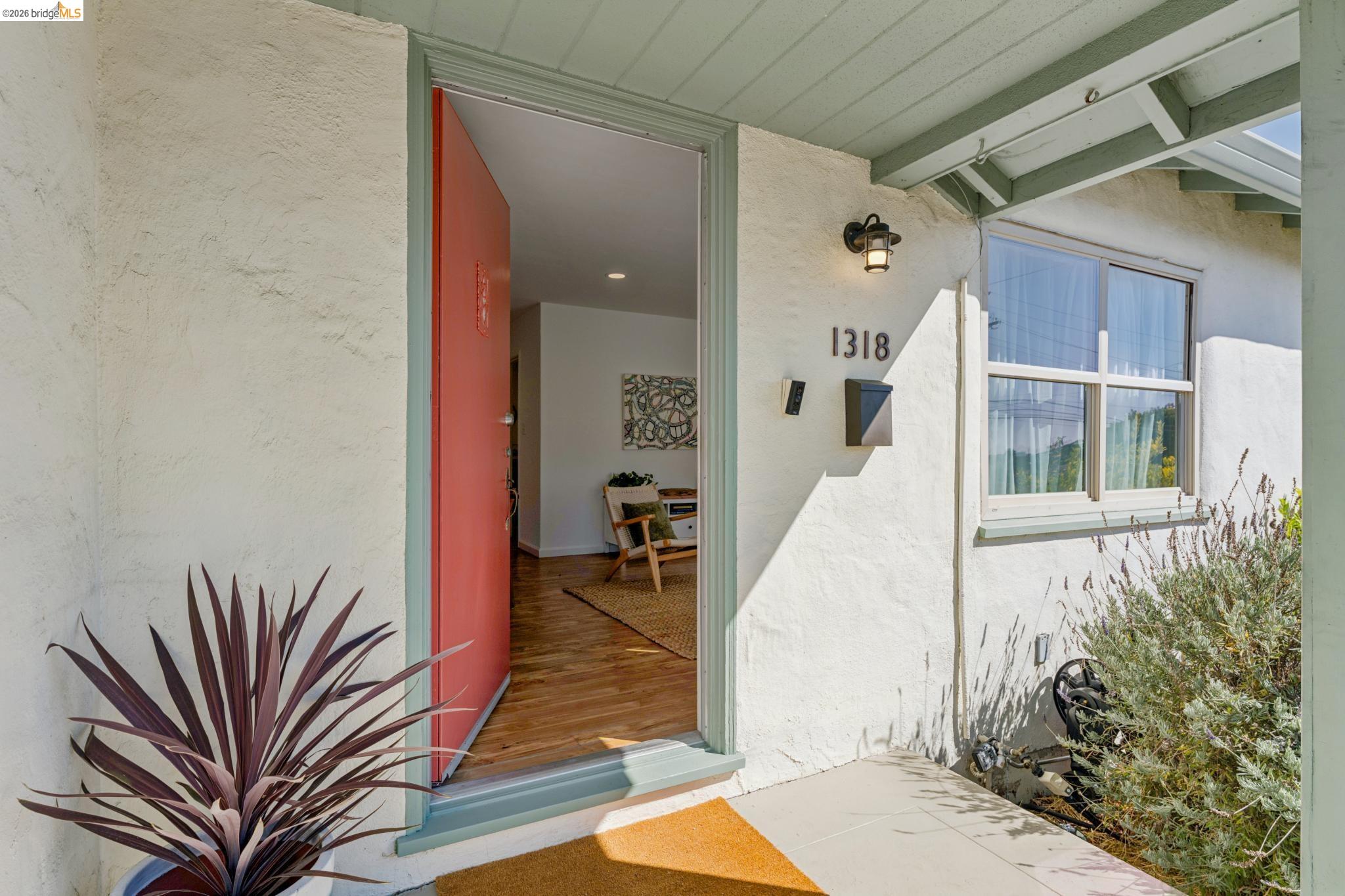1318 Mariposa St