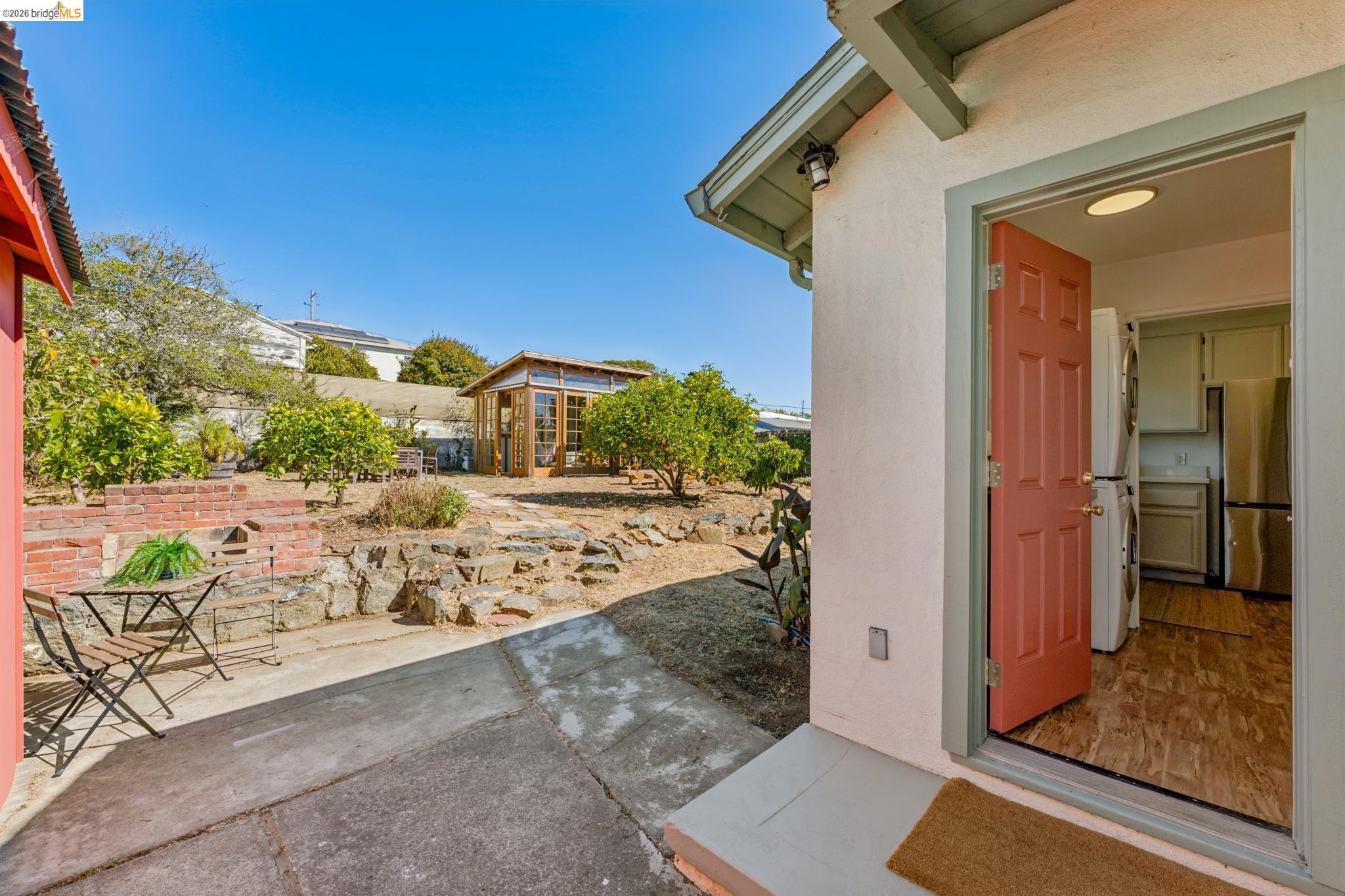 1318 Mariposa St