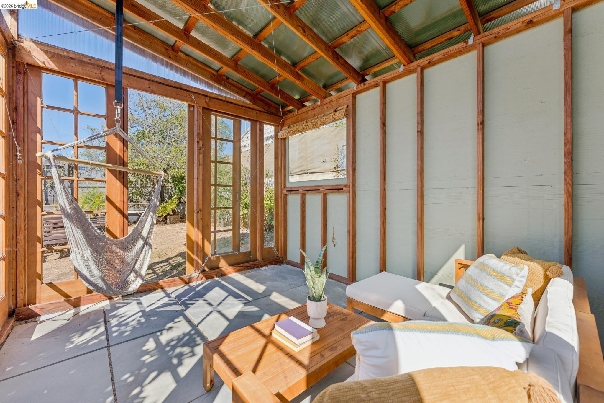 1318 Mariposa St