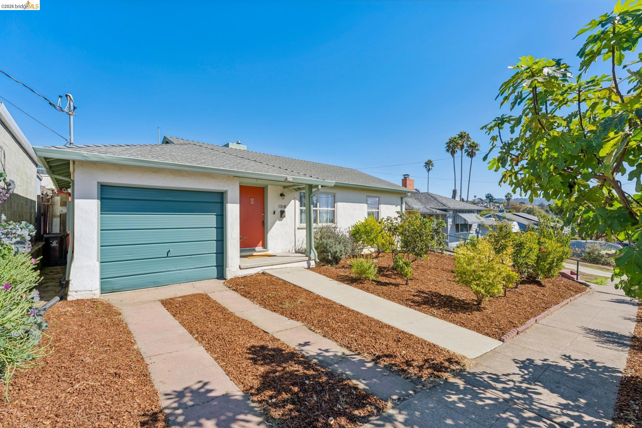 1318 Mariposa St