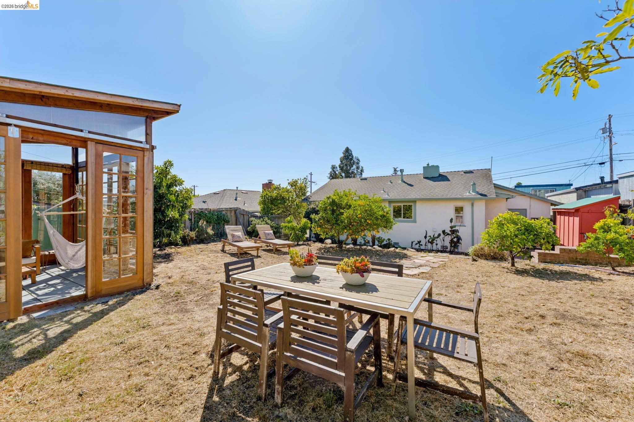 1318 Mariposa St