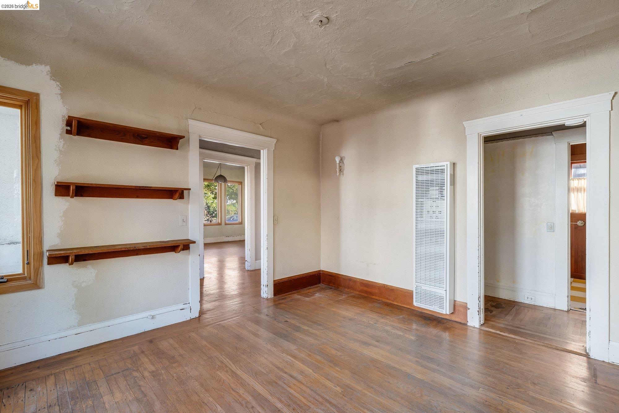 1906 Vine St