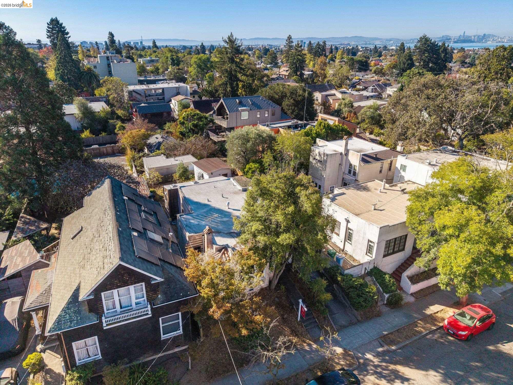 1906 Vine St