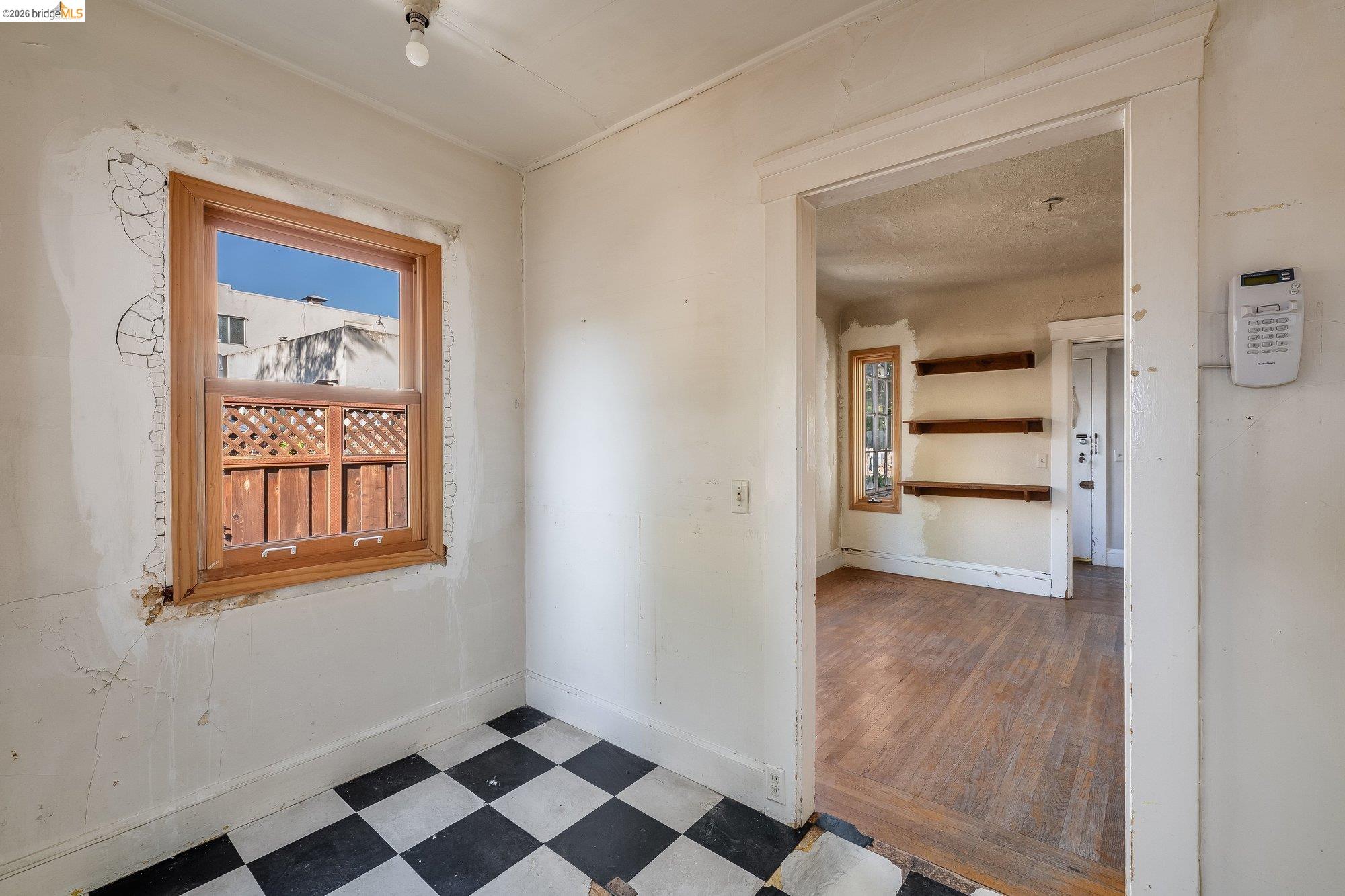 1906 Vine St