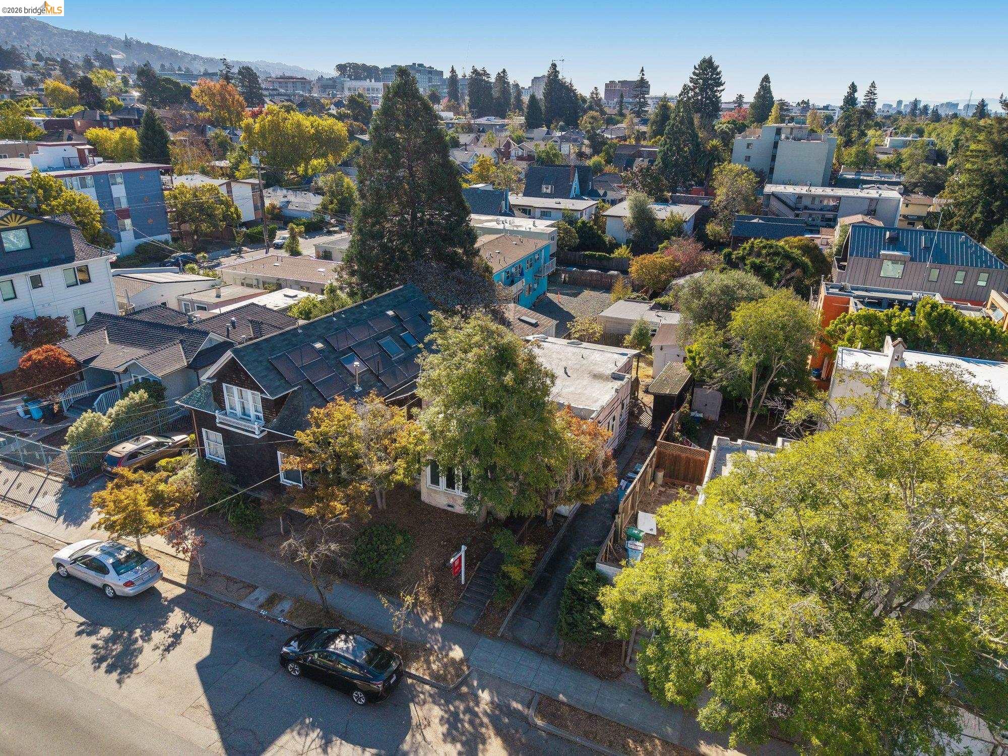 1906 Vine St