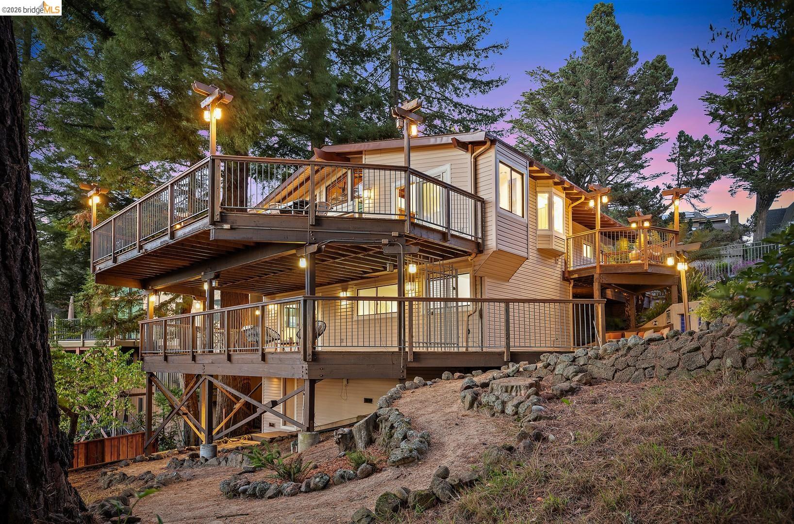 15 North Cir