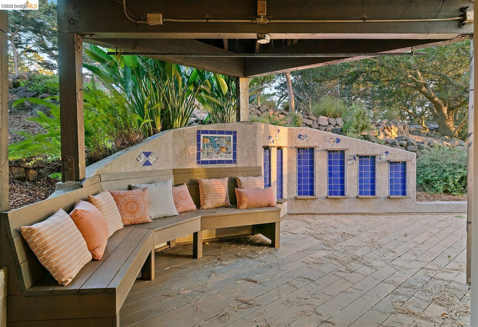 15 North Cir