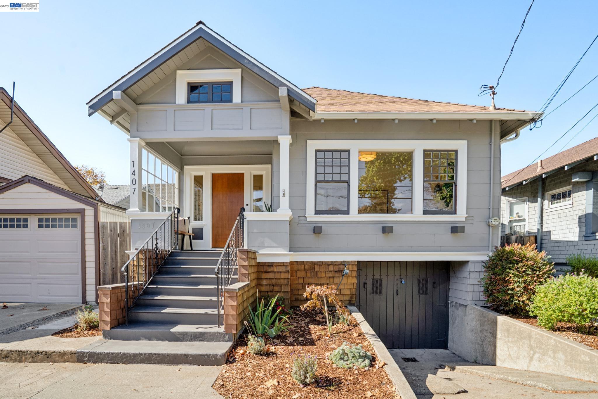 1407 Pearl St