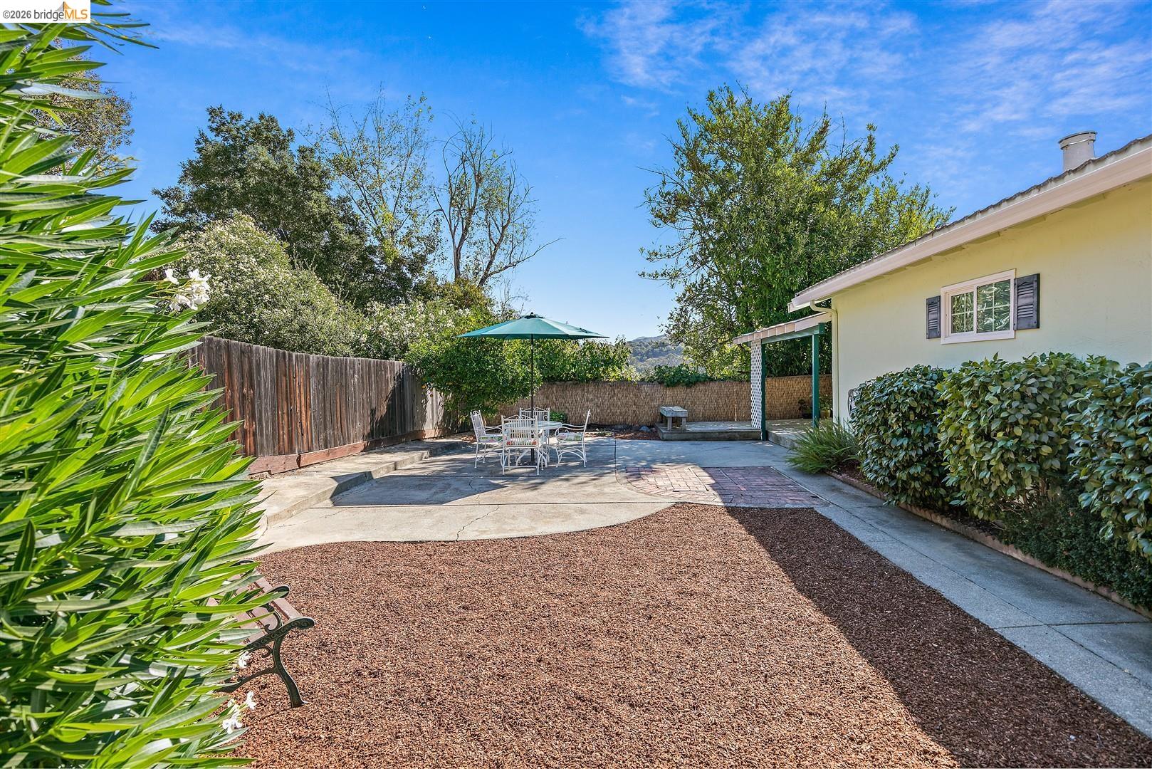 2616 Woodside Court