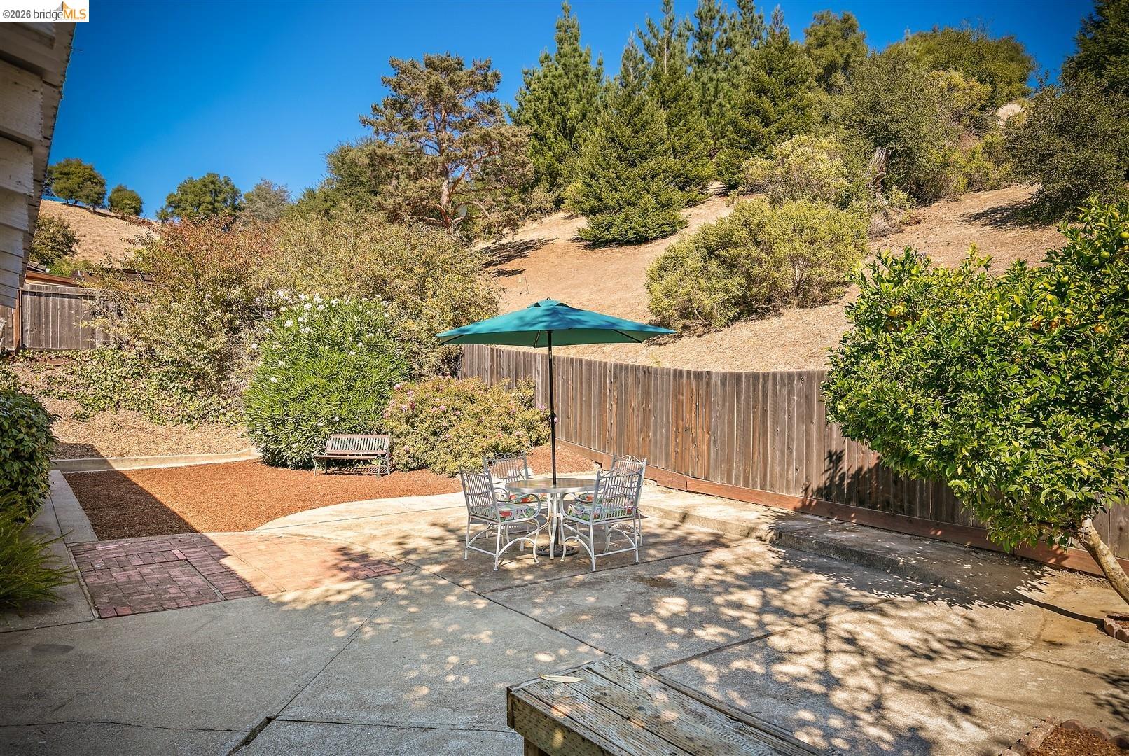 2616 Woodside Court